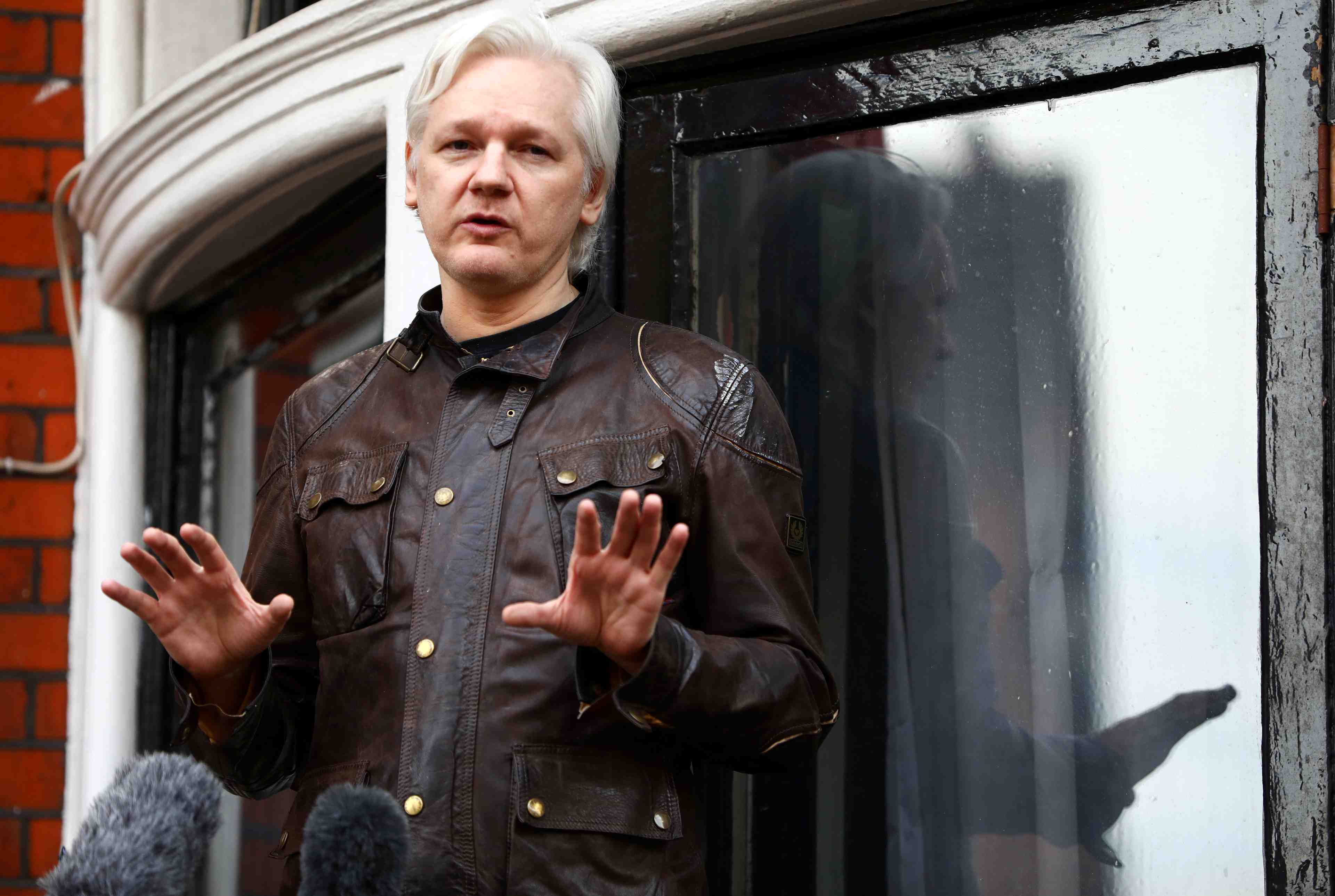 Les accusations de viol a l'encontre d'assange classees en suede