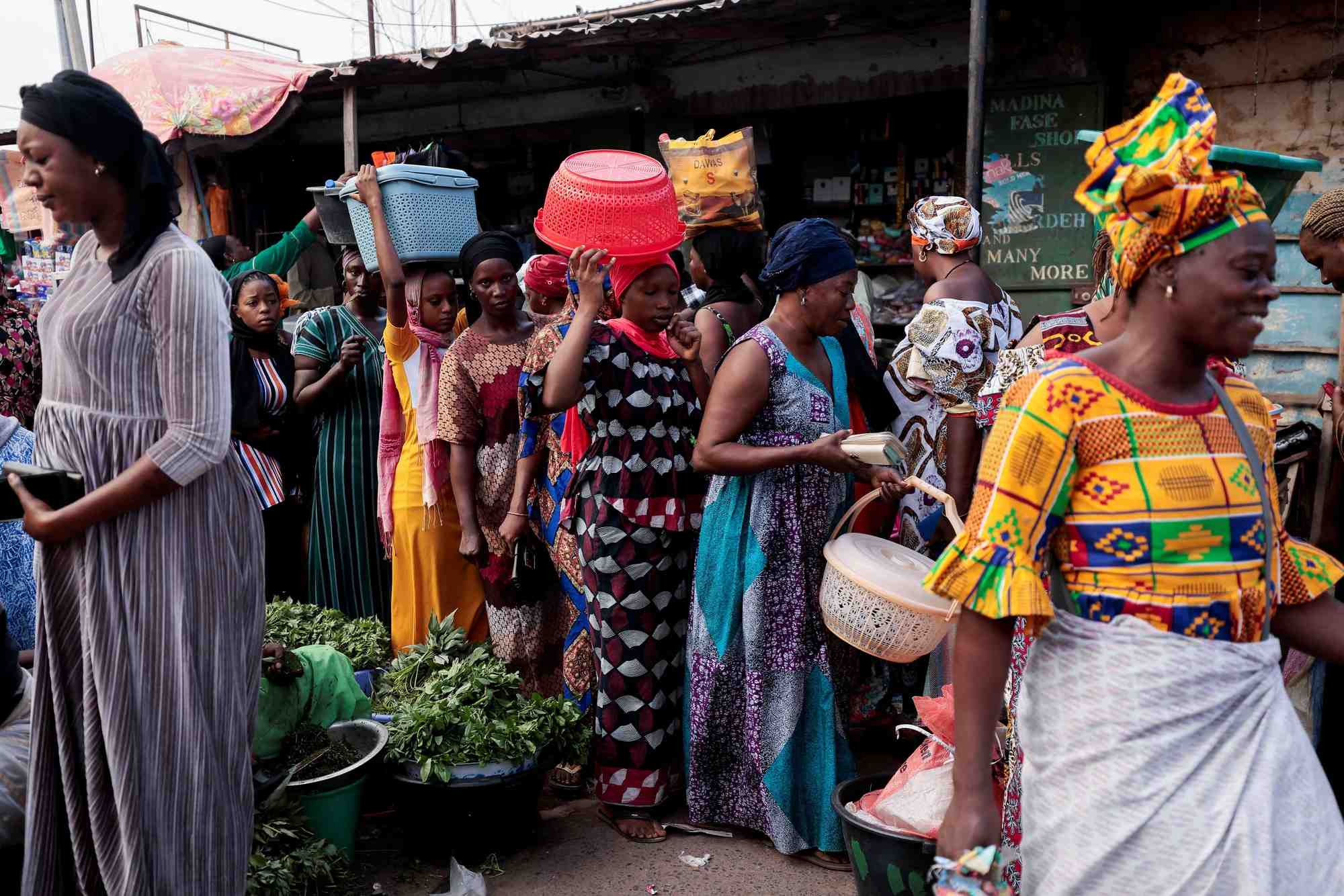 Un marche a banjul, en gambie