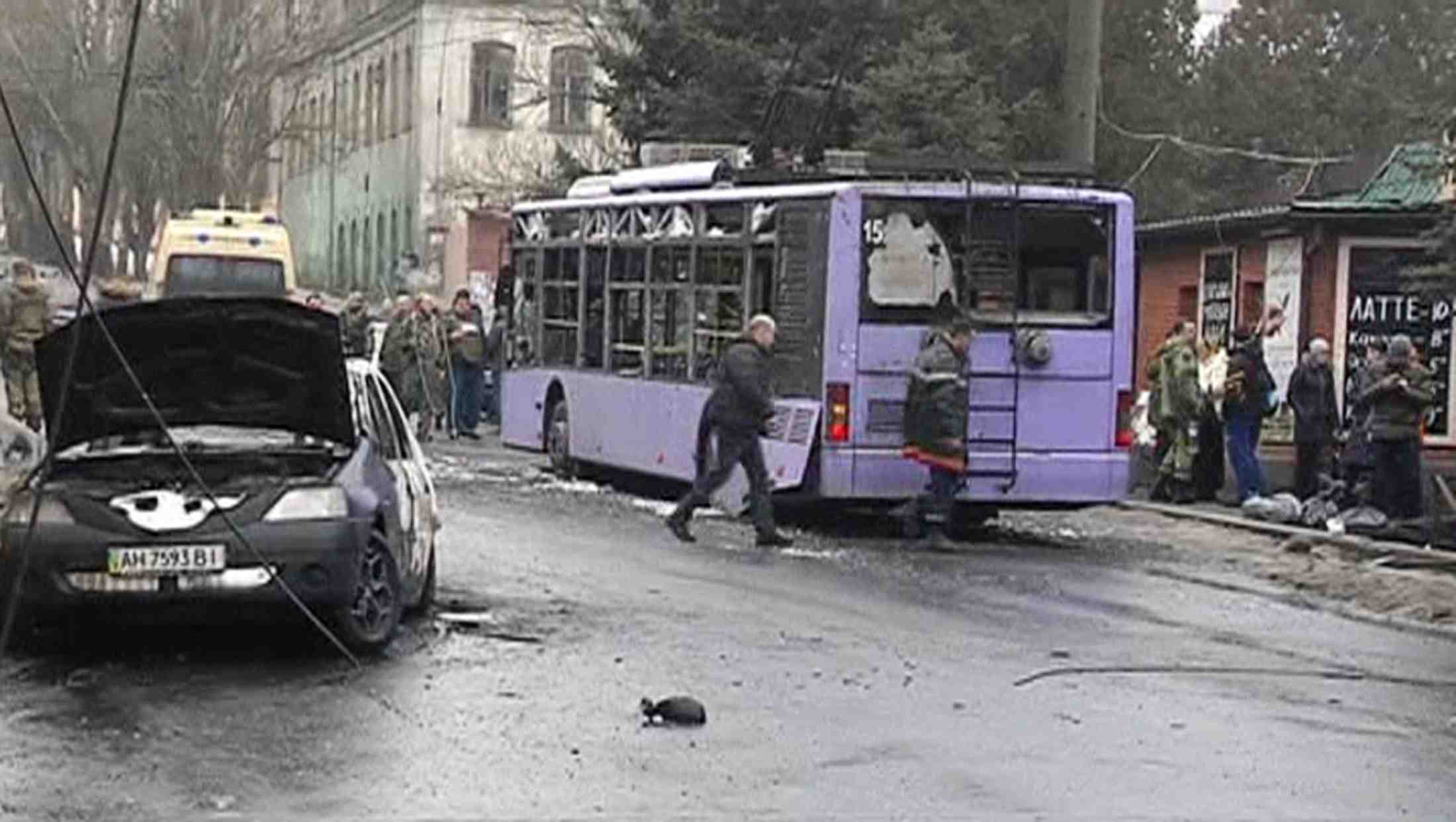 Au moins six civils tues par un tir d'obus a donetsk