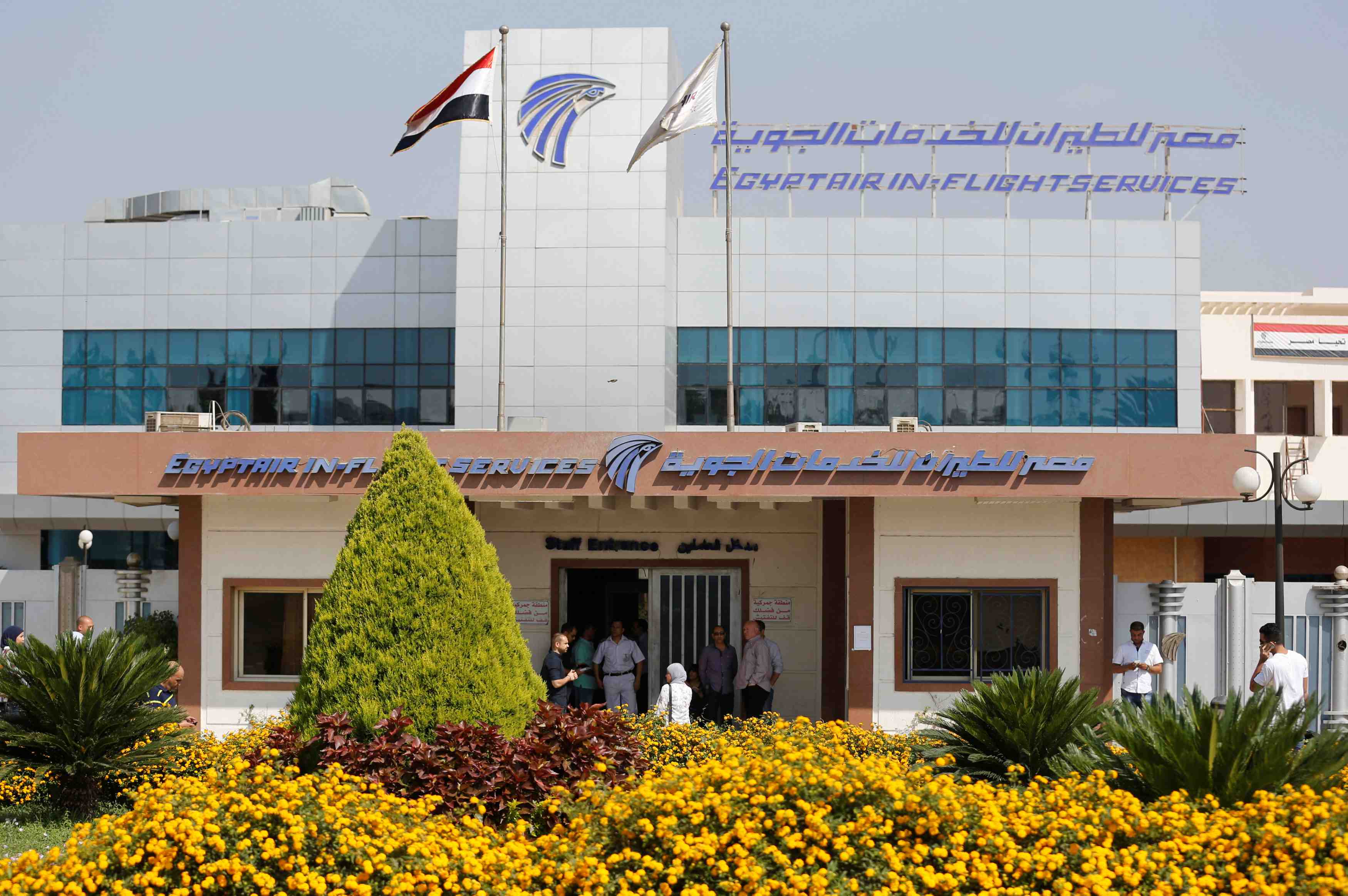 L’egypte, la france et la grece lancent des recherches pour l'avion egyptair