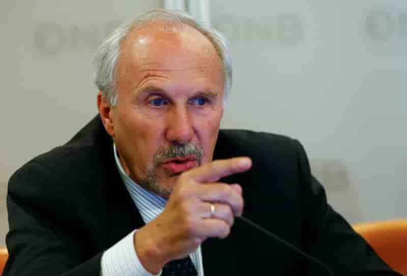 Le renforcement de l'euro "n'aide pas", dit nowotny (bce)