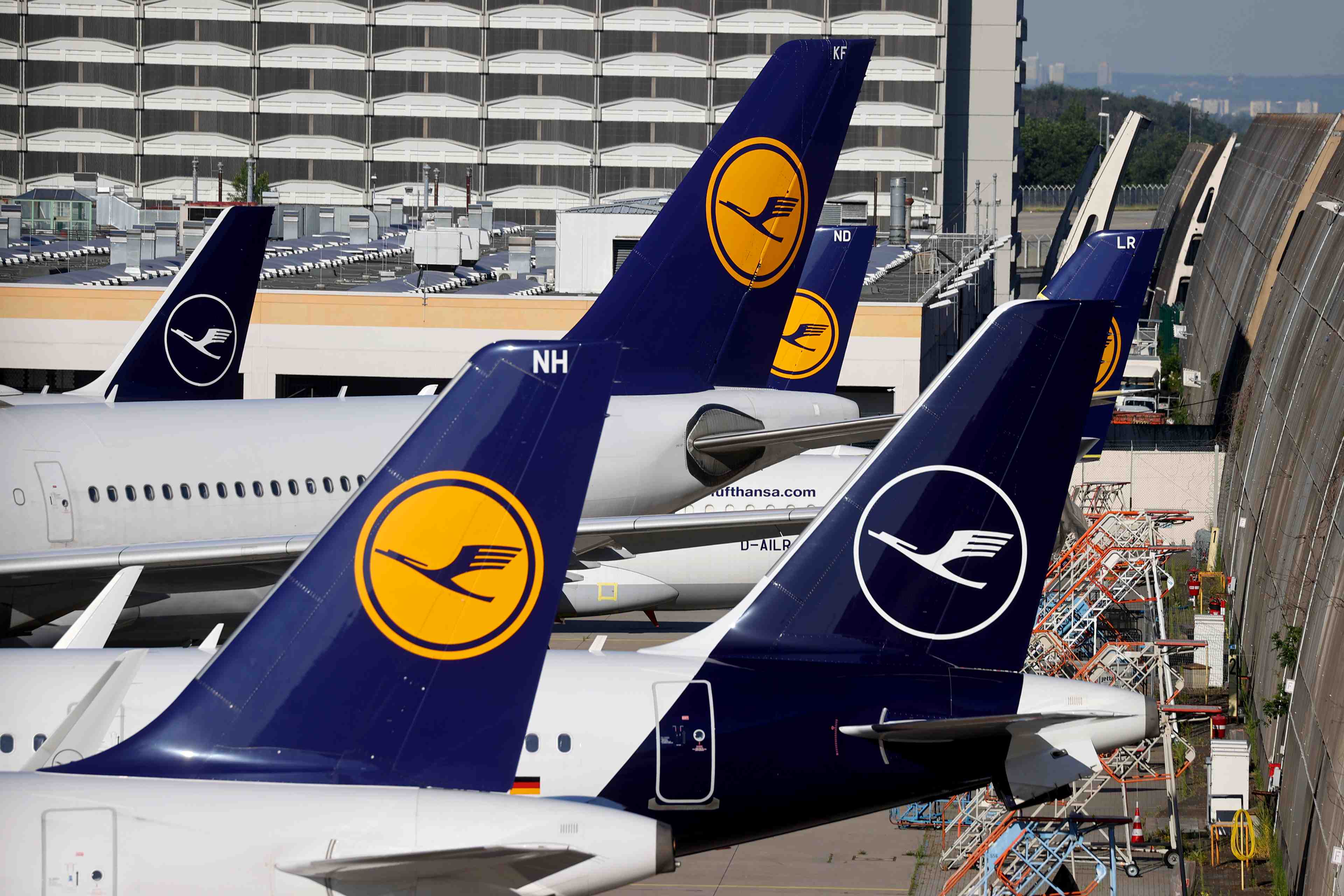 Lufthansa veut supprimer 1.000 postes administratifs et reduire la direction de 20%