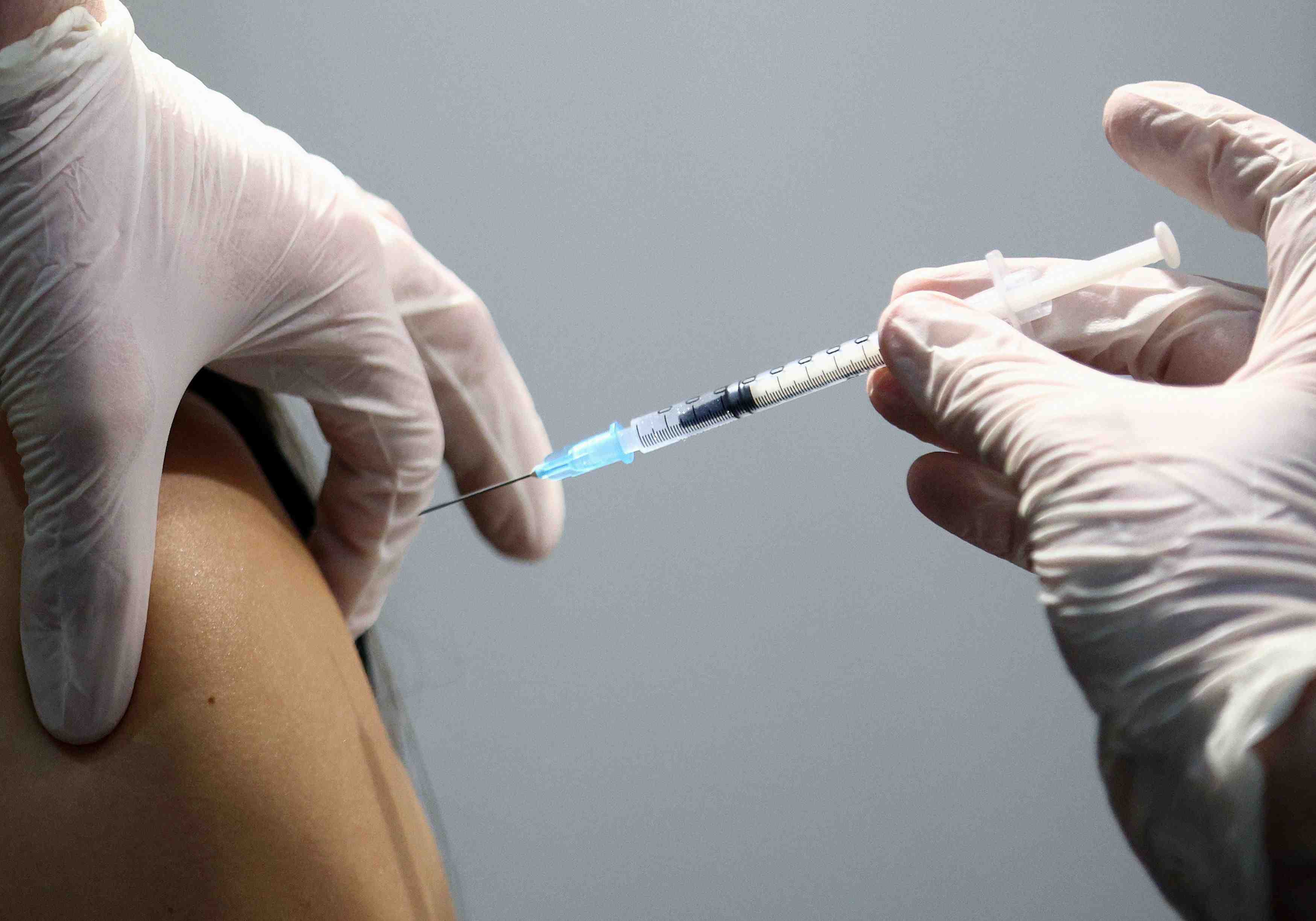 Coronavirus: nouvel accord de l'ue avec pfizer, immunite collective esperee en juillet