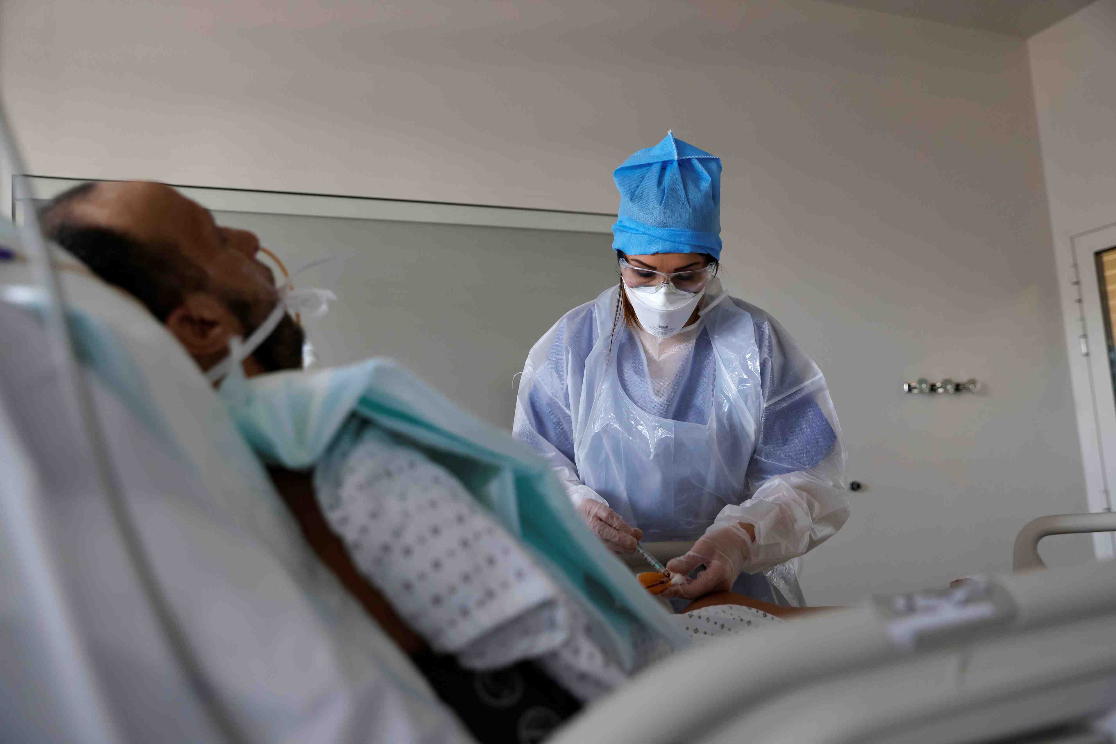 Coronavirus: la france annonce plus de 300 deces supplementaires