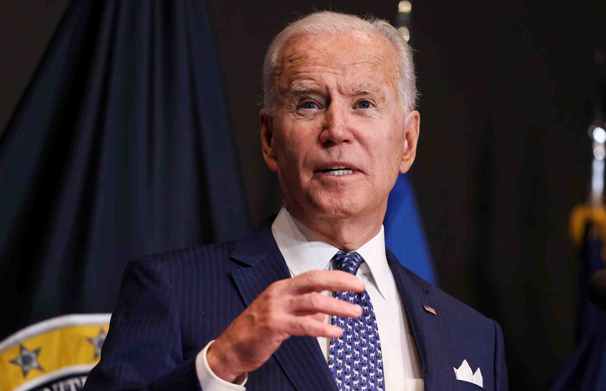 Etats-unis: la vaccination obligatoire pour les employes federaux envisagee, dit biden