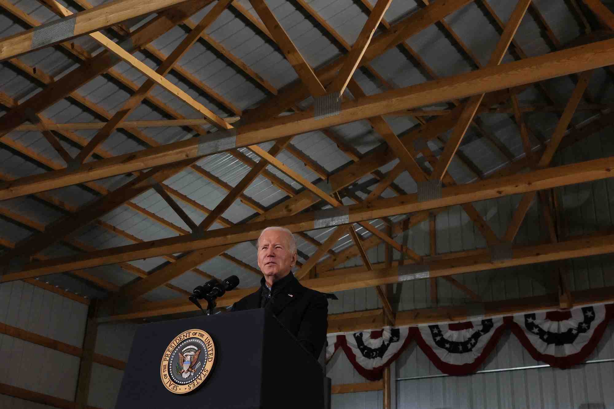 Le president americain joe biden a dutch creek farms a northfield, minnesota