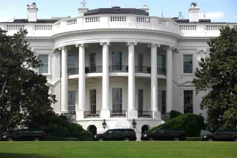 Trump a evoque le limogeage de comey lors de sa rencontre avec lavrov