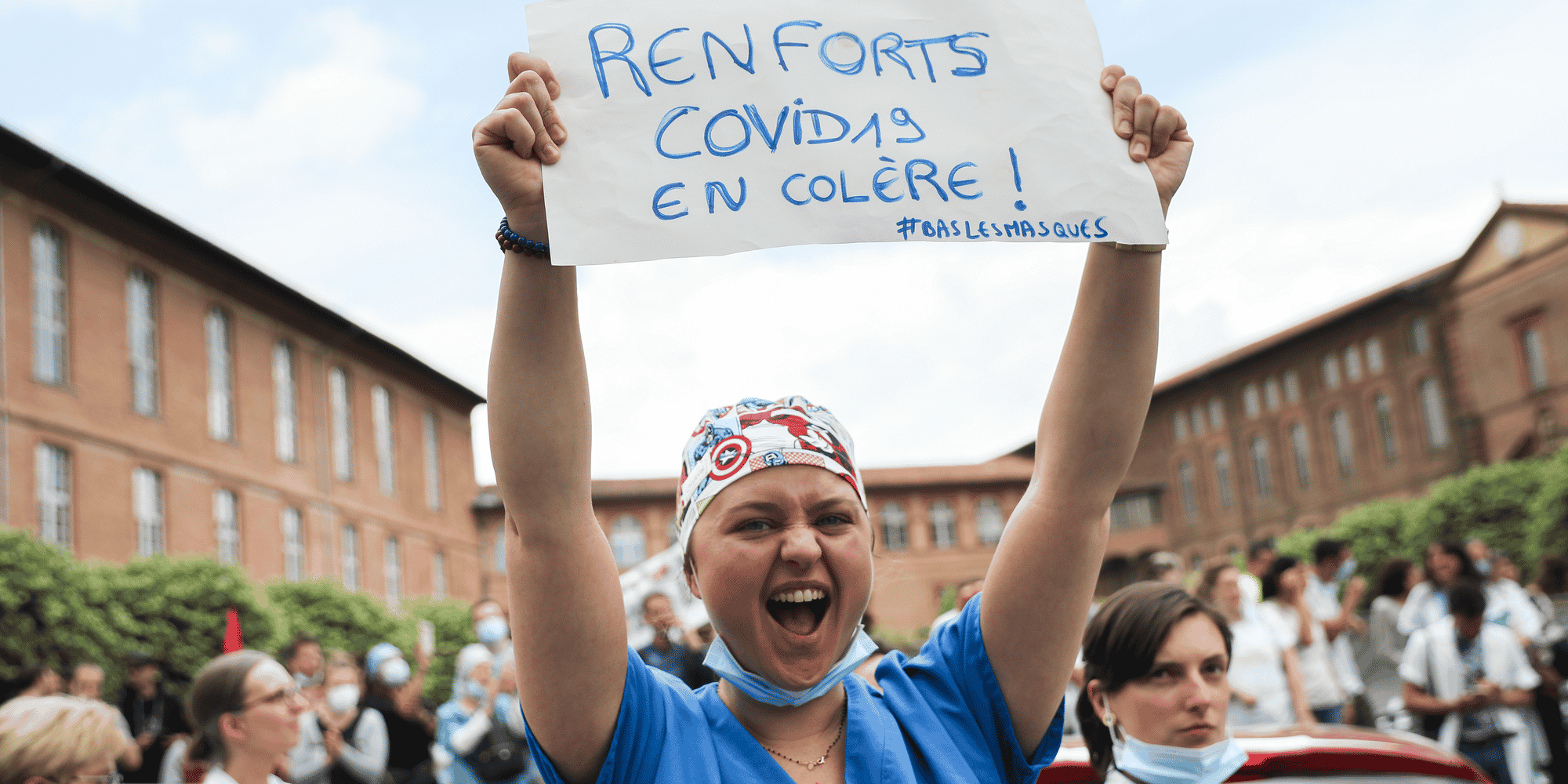 En première ligne durant l'épidémie, les soignants ont défilé à Toulouse pour demander de la "considération" et une revalorisation de leurs salaires.