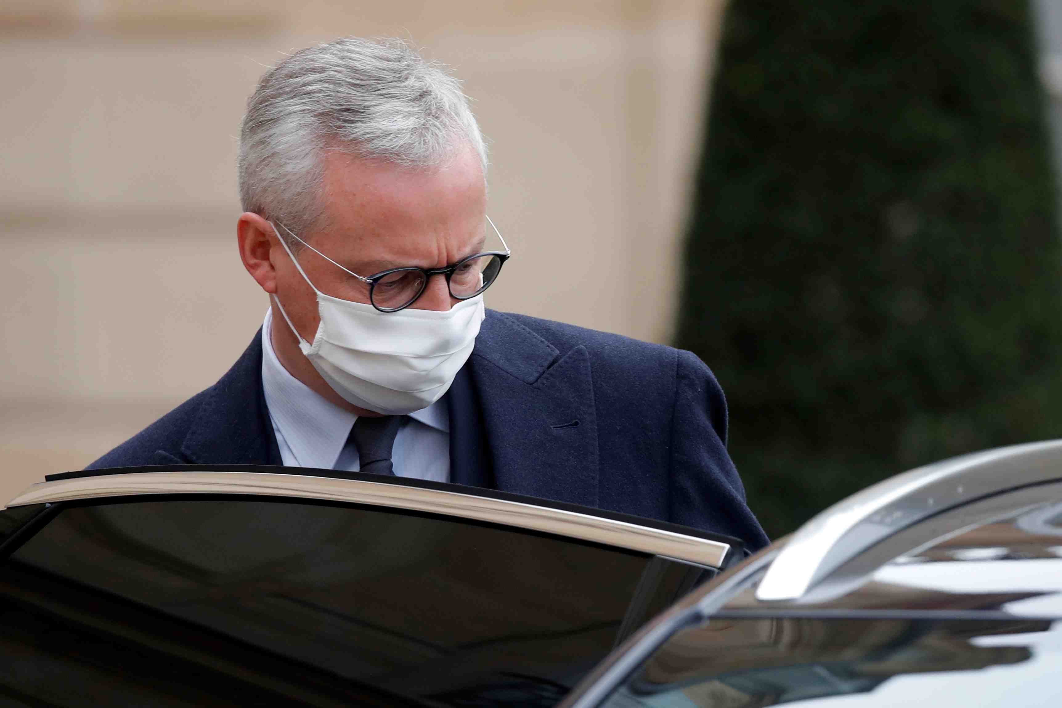 La france imposera une taxe numerique malgre les menaces americaines, dit le maire