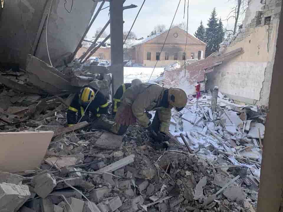 Izioum: 330 patients au sous-sol de l'hopital psychiatrique pas blesses - services de secours