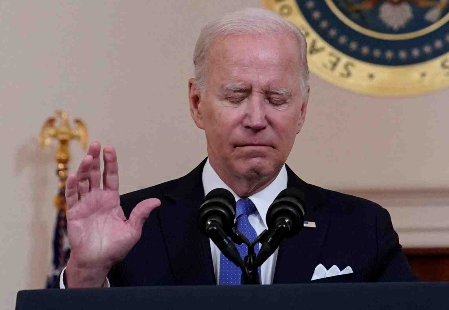 "un jour triste pour les etats-unis", dit biden apres la revocation de l'arret roe