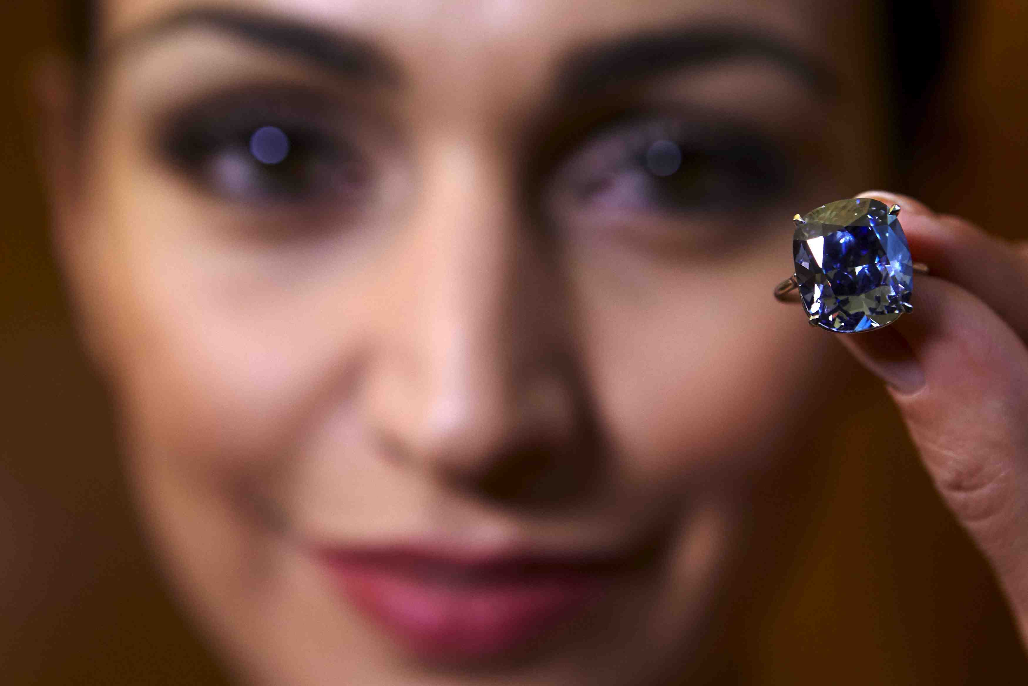 Record mondial pour l'adjudication d'un diamant bleu