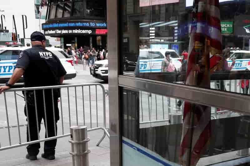 Une policiere tuee de sang froid a new york