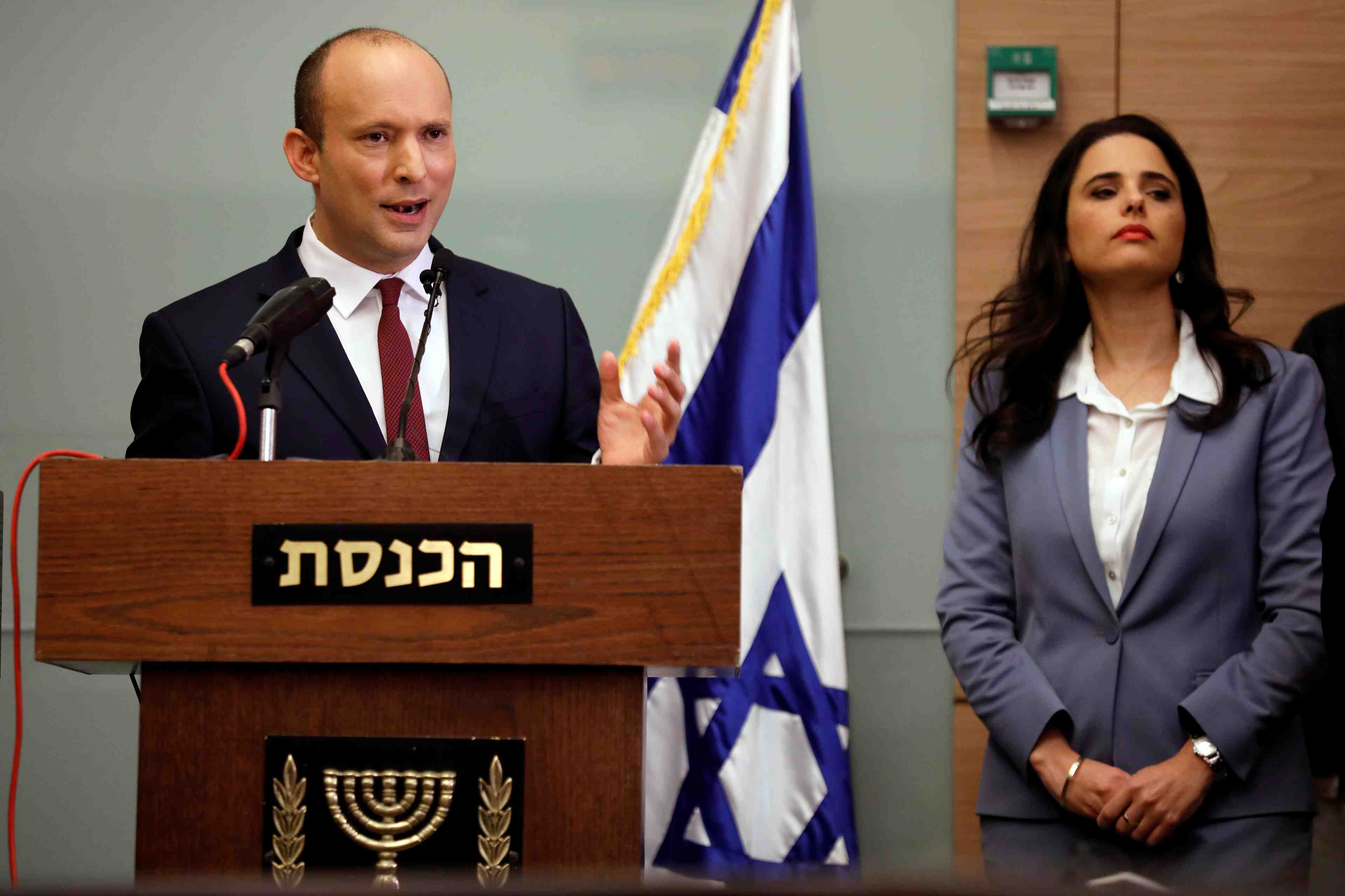 Le spectre d'elections anticipees s'eloigne en israel