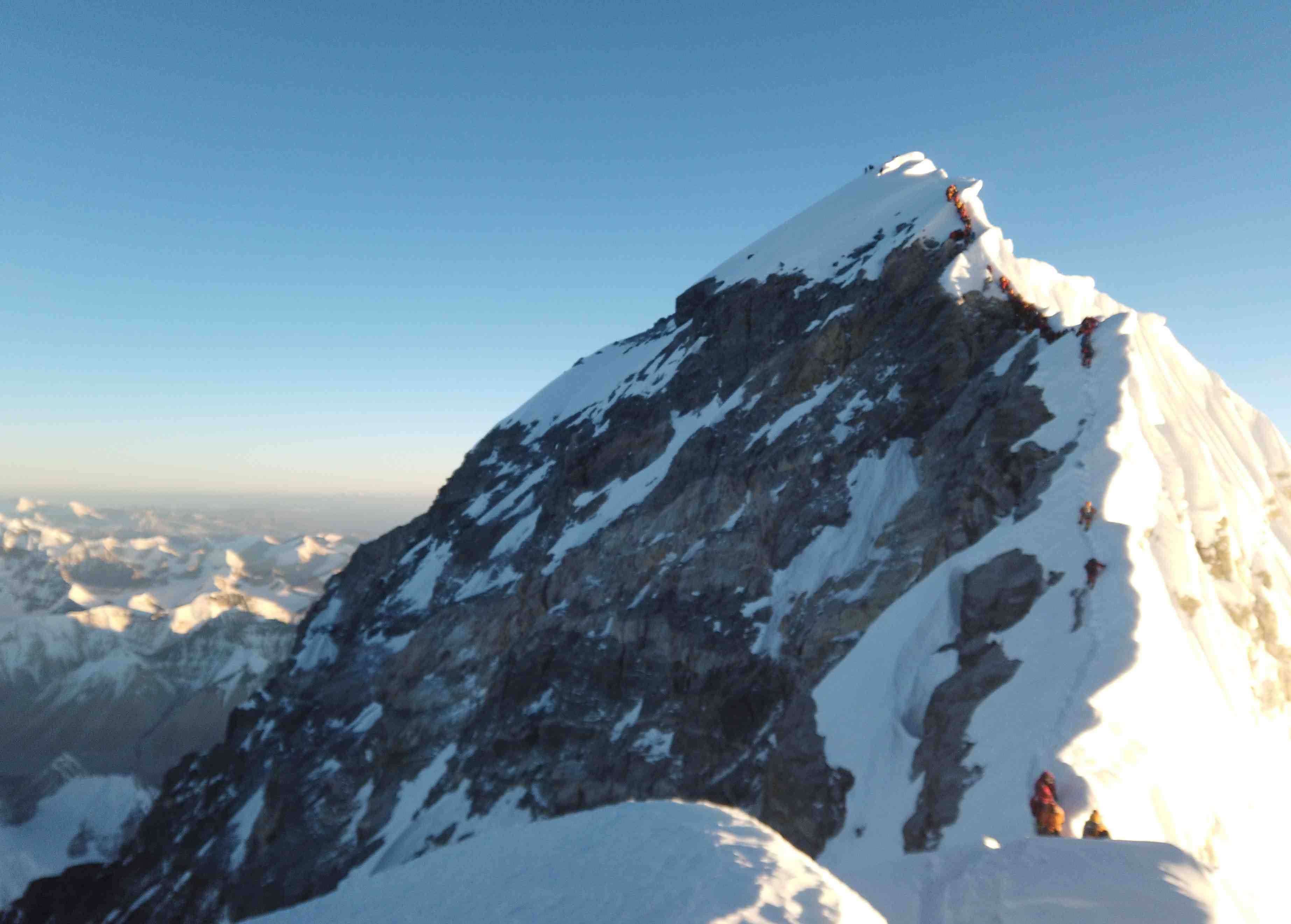 Un americain trouve la mort apres avoir gravi l'everest
