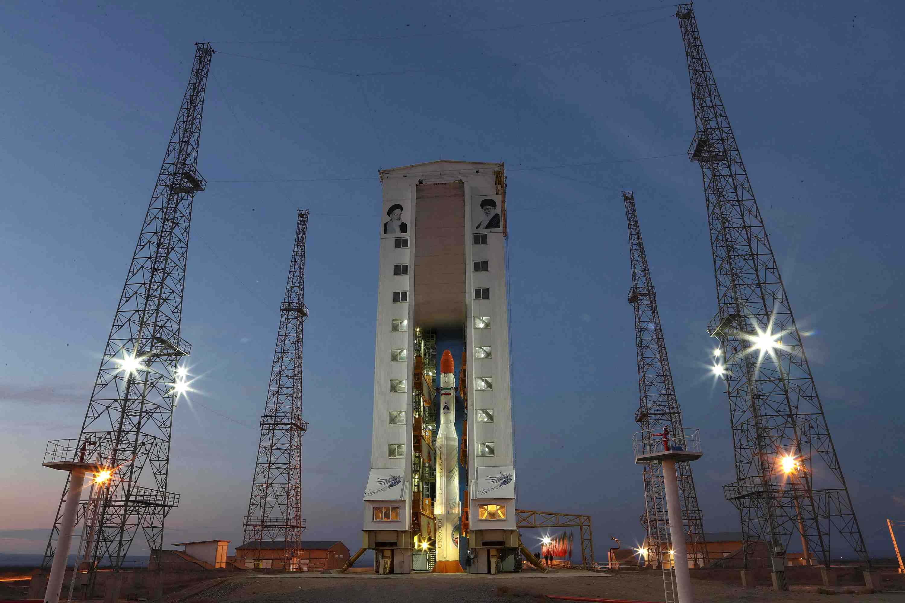 L'iran annonce avoir lance trois appareils de recherche dans l'espace