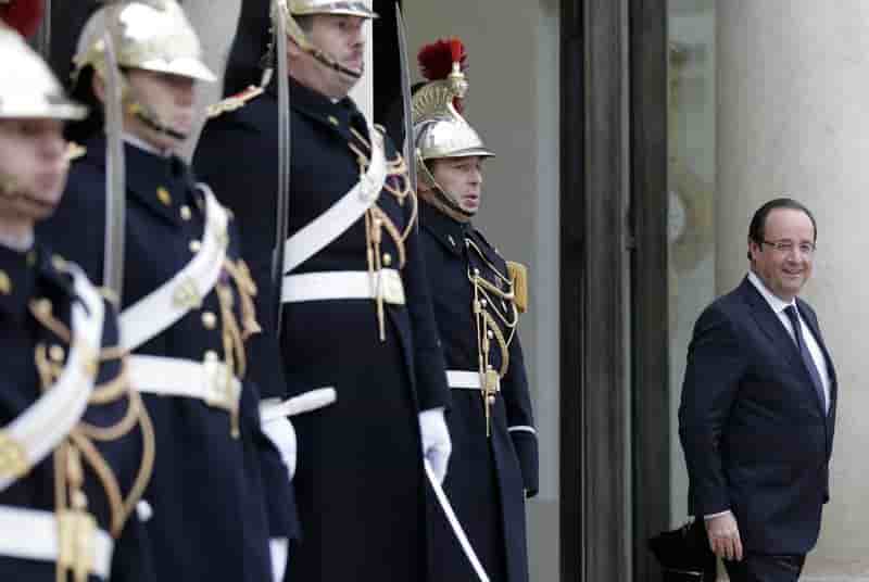 Légère éclaircie pour Hollande dans un sondage Ipsos