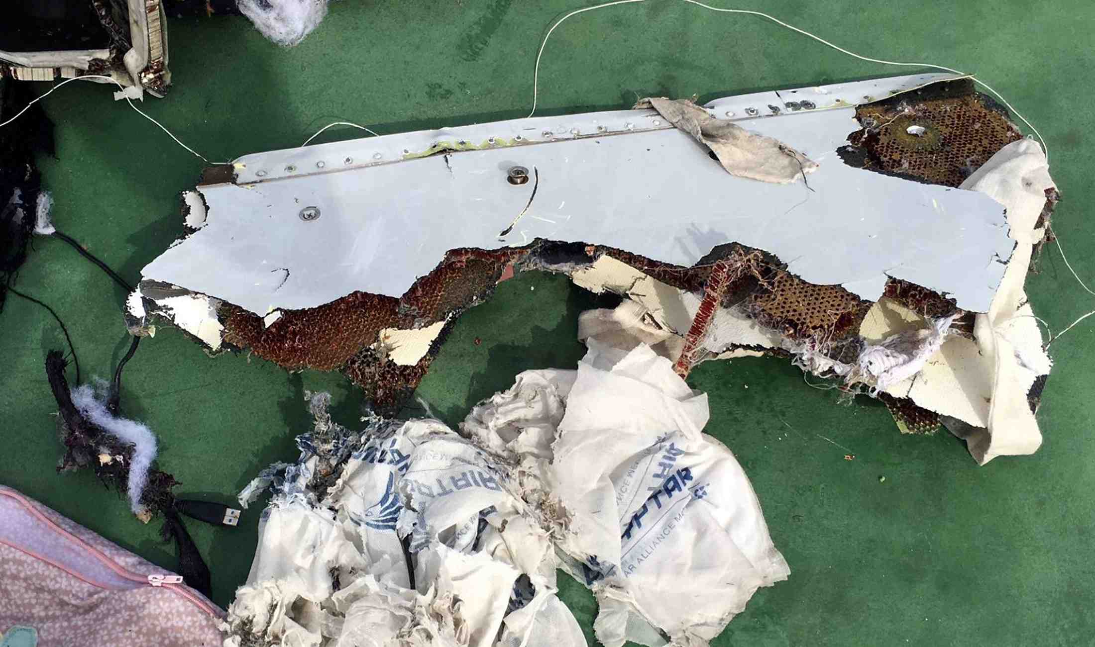 Le caire demande a paris des informations sur l'airbus d'egyptair