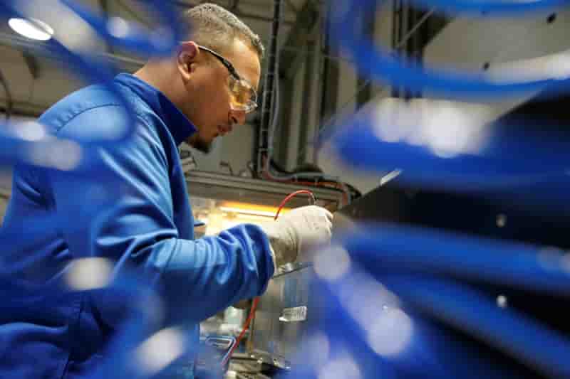 Rebond plus net que prevu de la production industrielle dans la zone euro