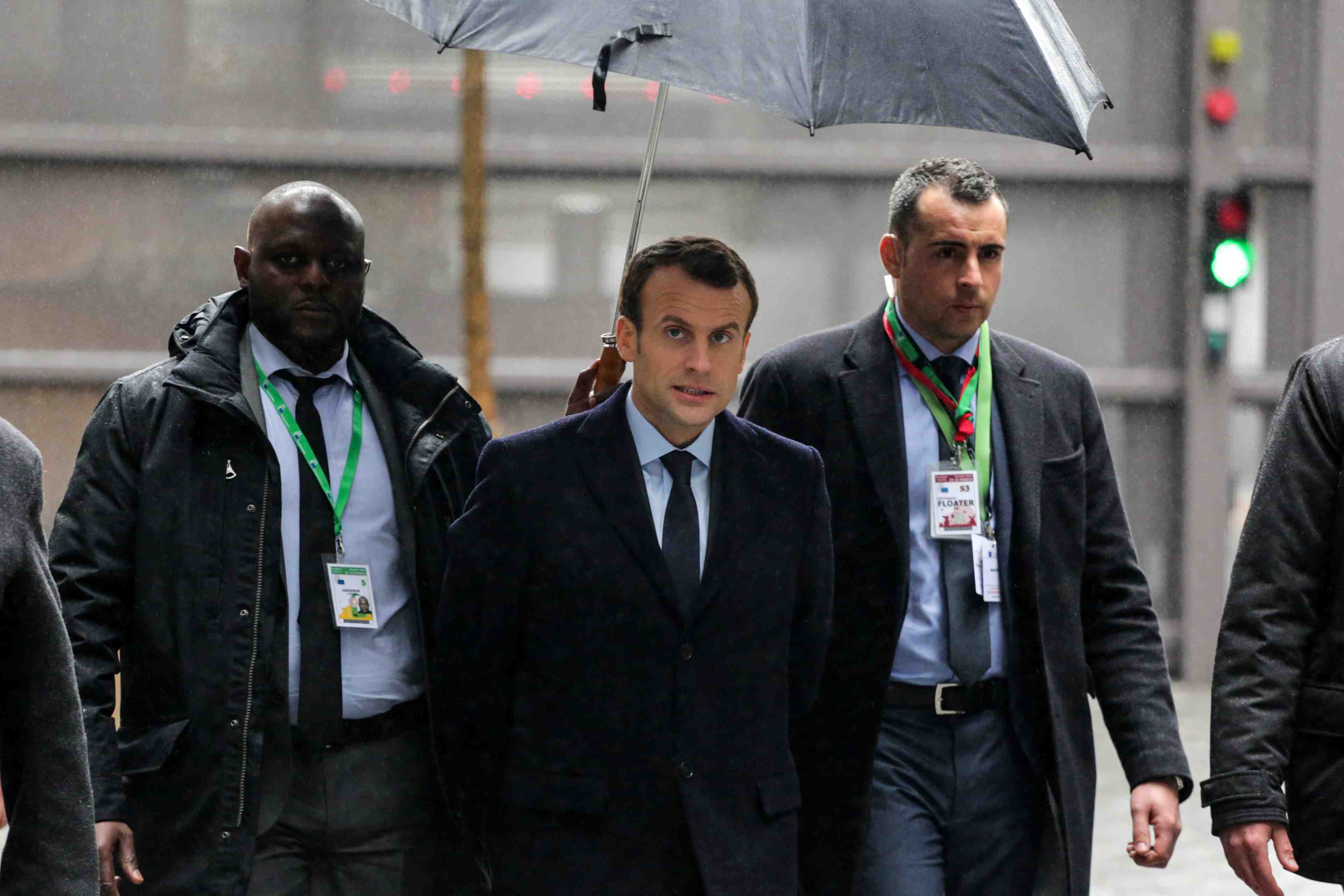 Premier defi social d'ampleur pour emmanuel macron