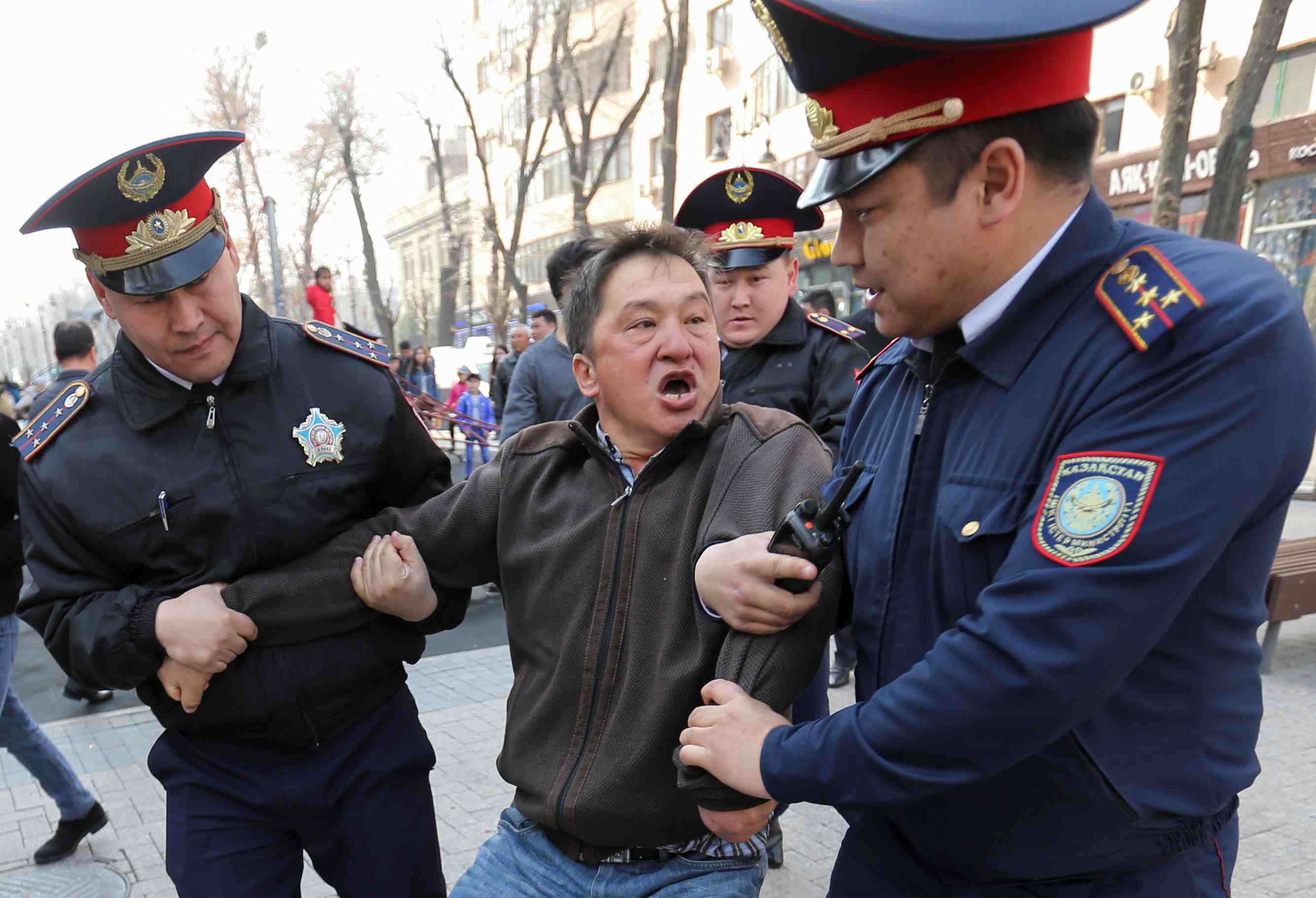Kazakhstan: des dizaines de manifestants anti-regime interpelles
