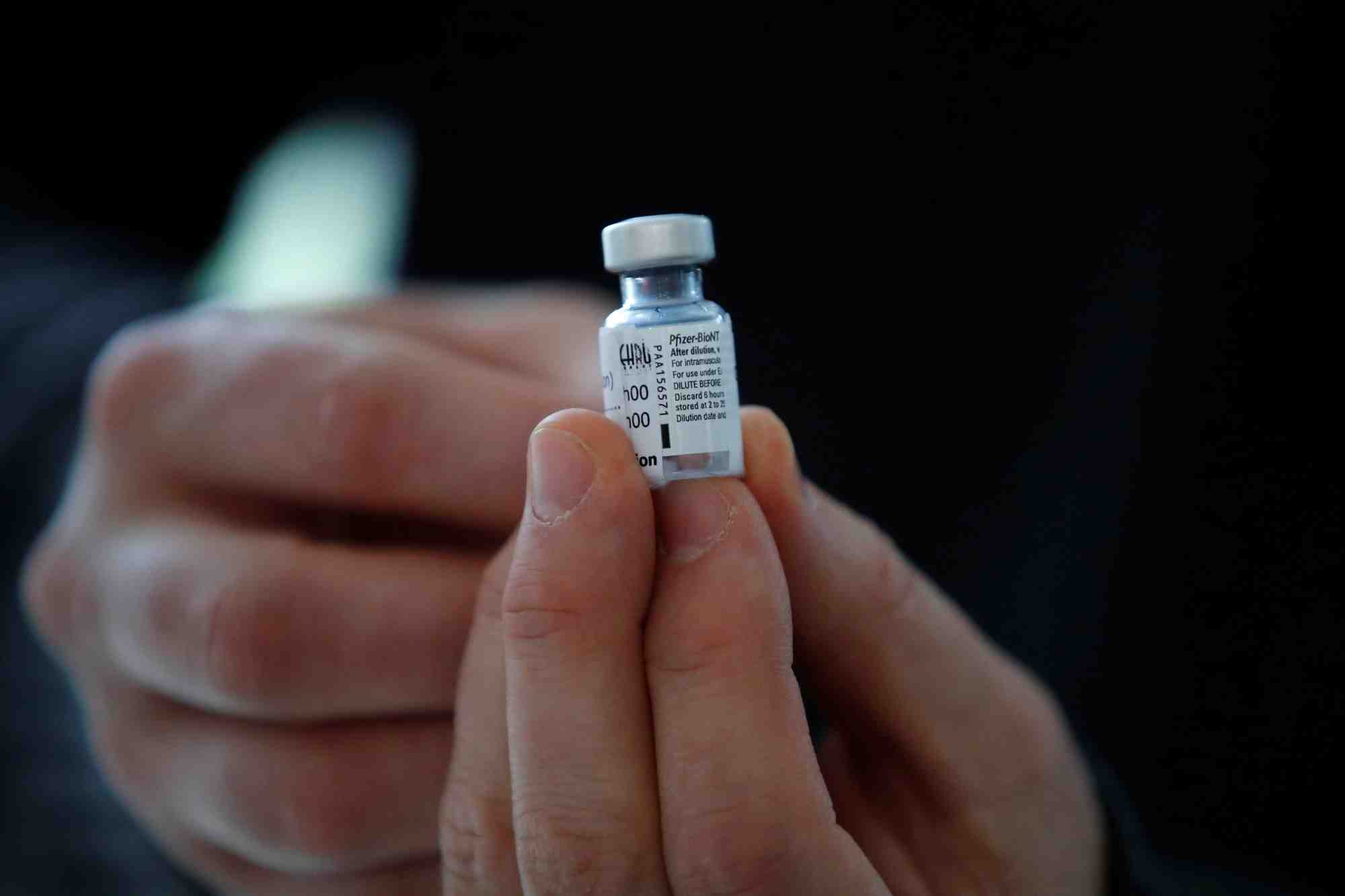 Vaccin pfizer: l'intervalle maximal entre les deux injections doit etre respecte, dit l'ema