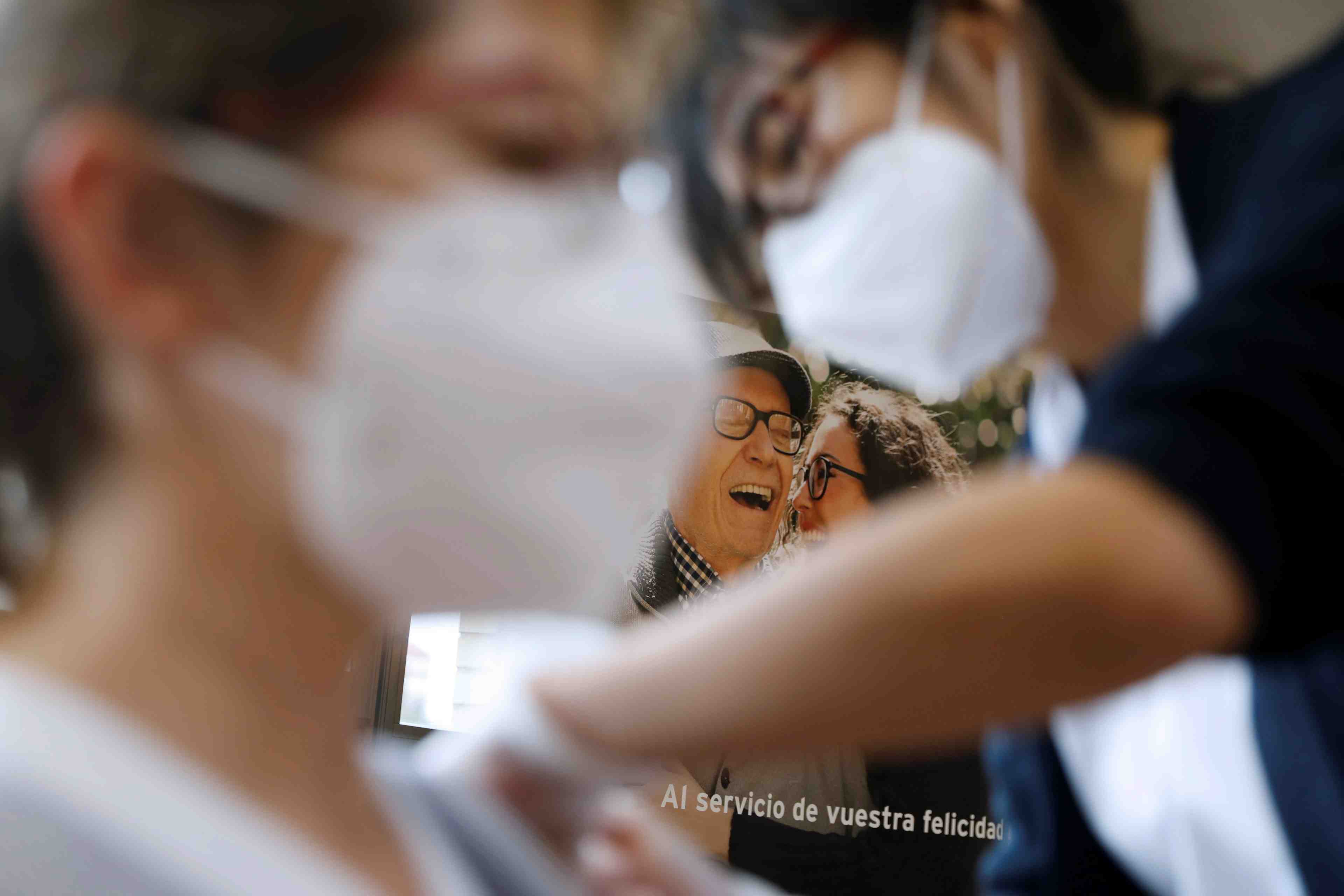 Coronavirus: l'espagne decale la vaccination des personnes deja contaminees