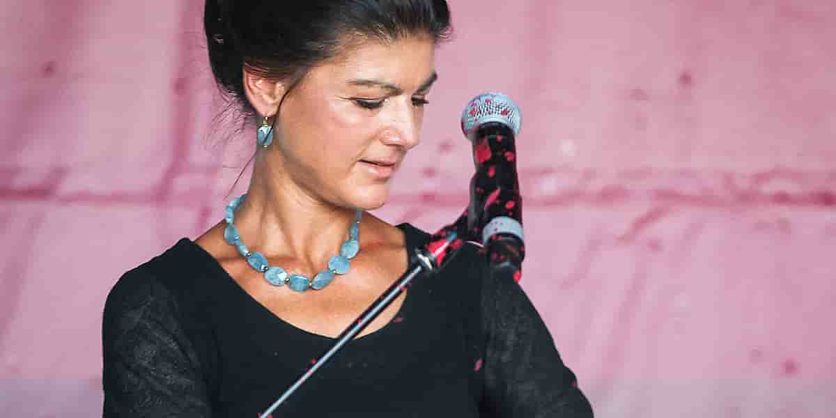 Sahra Wagenknecht est à la tête du parti BMW (« Bündnis Sahra Wagenknecht ») pour « l'alliance Sahra Wagenknecht ».