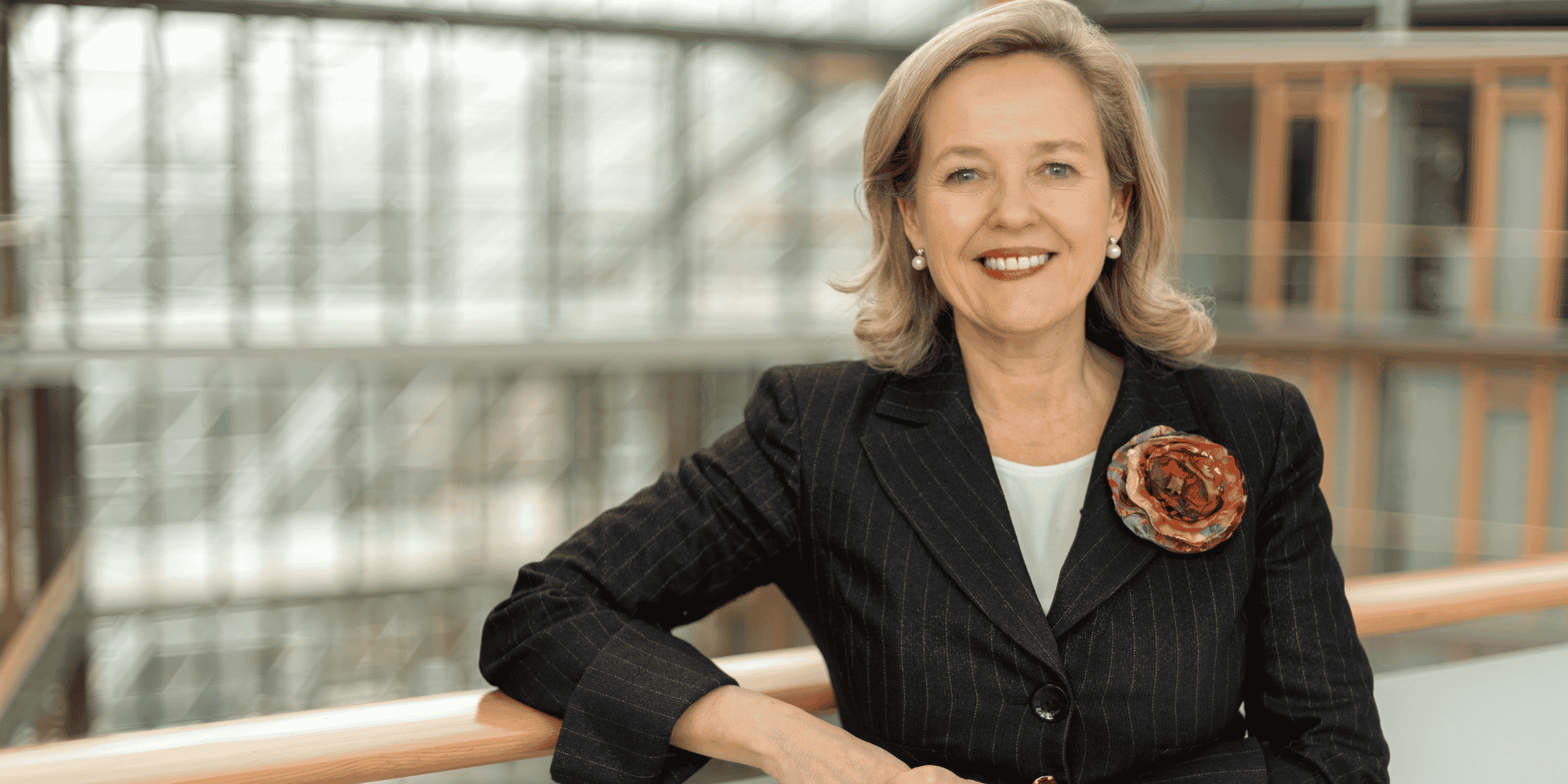 Nadia Calvino, présidente de la BEI, annonce 2 milliards d'euros de financements en faveur de la défense européenne.