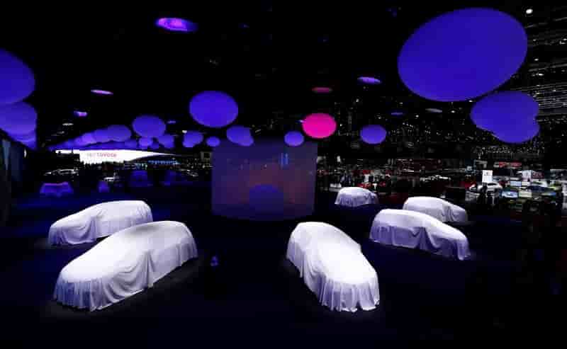 A geneve, les berlines se reinventent pour exister face aux suv