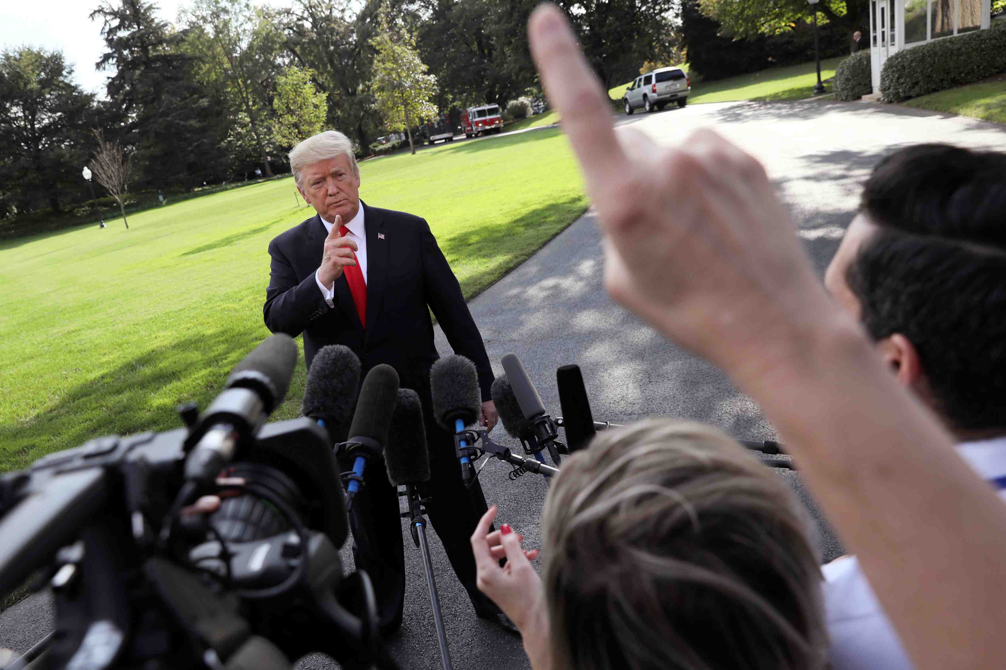 Trump juge que la fed releve les taux trop vite