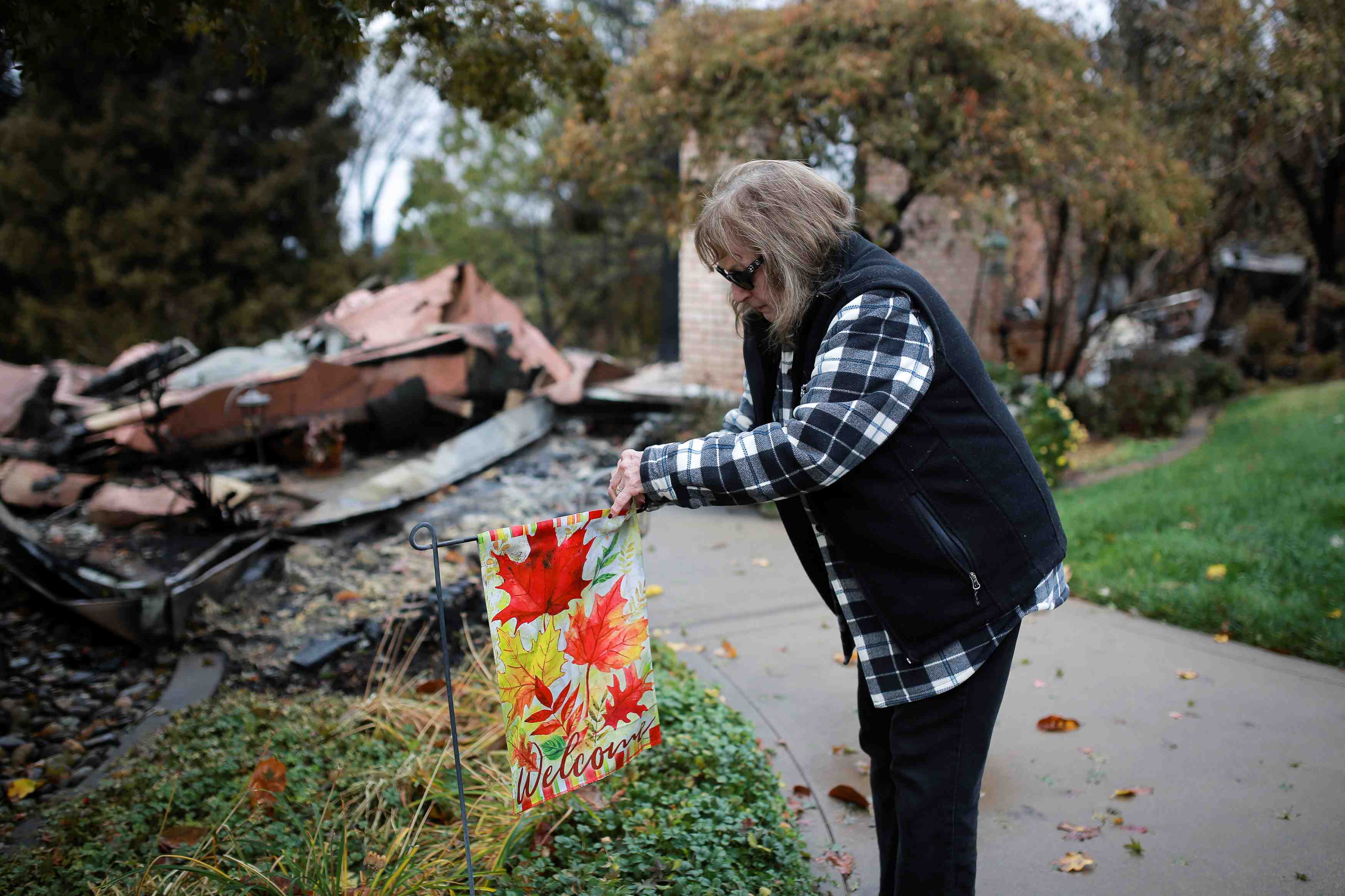 Californie: retour a paradise d'habitants ayant fui l'incendie "camp fire"