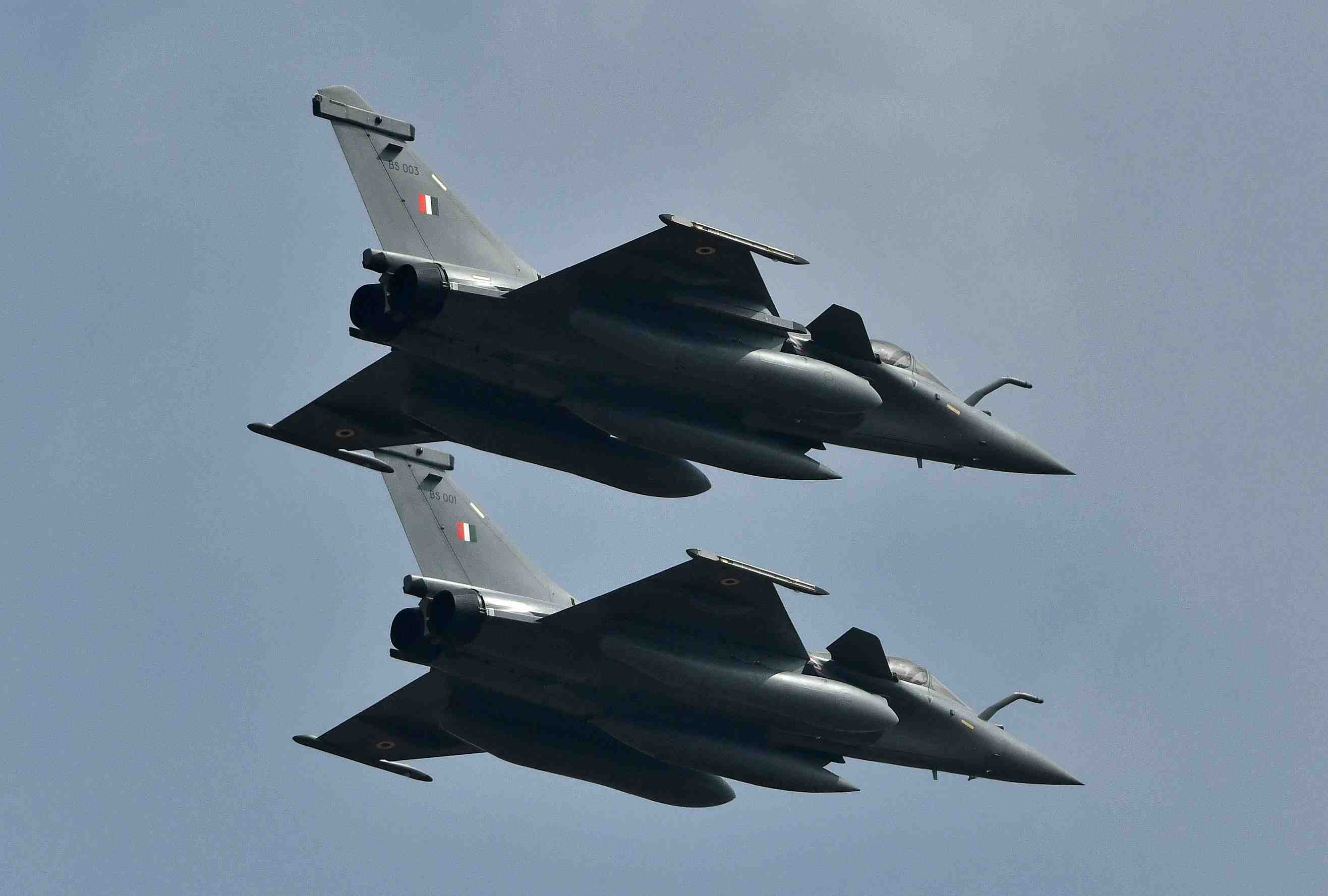La france a signe la vente de 30 rafale a l'egypte