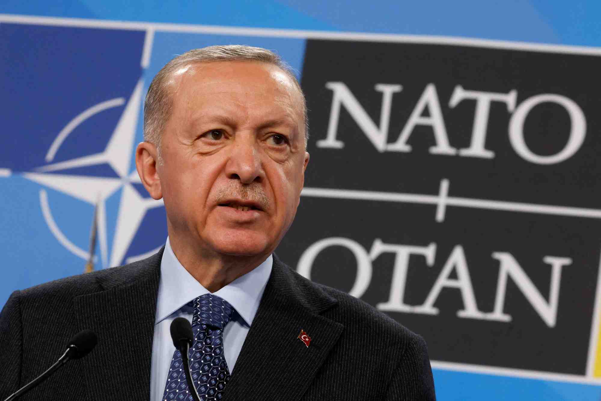 Le président turc Recep Tayyip Erdogan a déclaré ce lundi : « ouvrez d'abord la voie à l'adhésion de la Turquie à l'Union européenne et, ensuite, nous ouvrirons la voie à la Suède ».