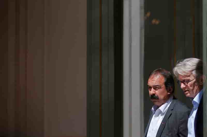 Les opposants a la loi travail en appellent a francois hollande