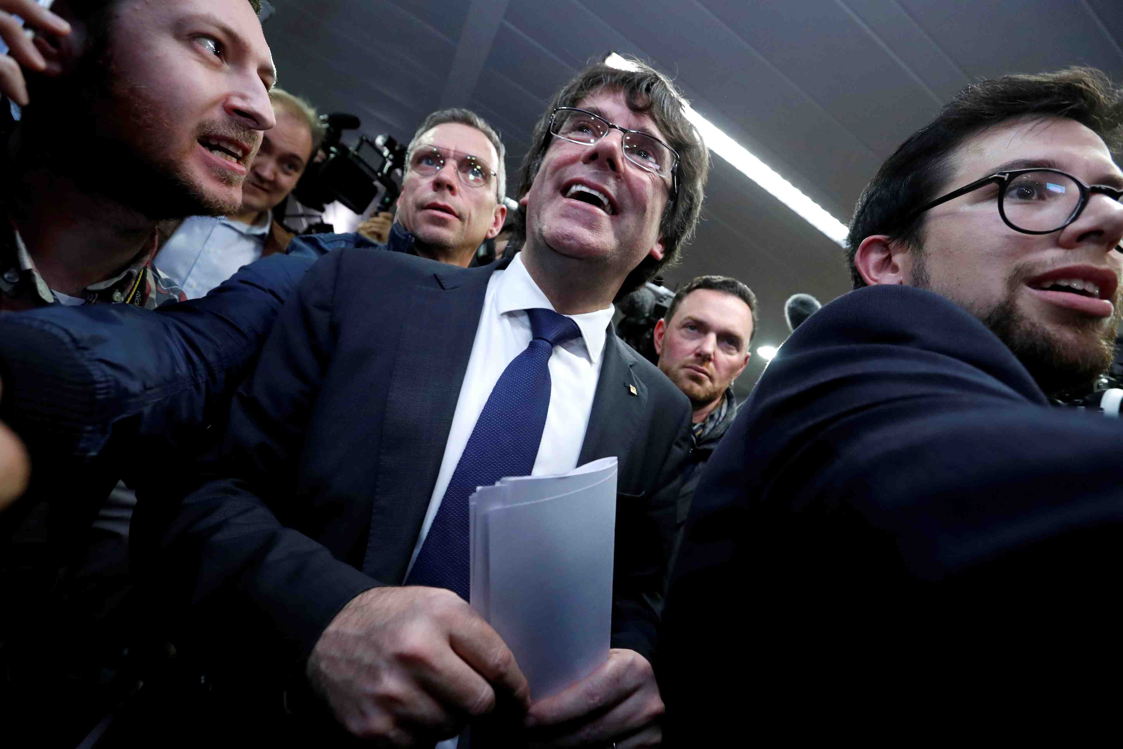 Carles puigdemont comparaitra en justice d'ici 15 jours