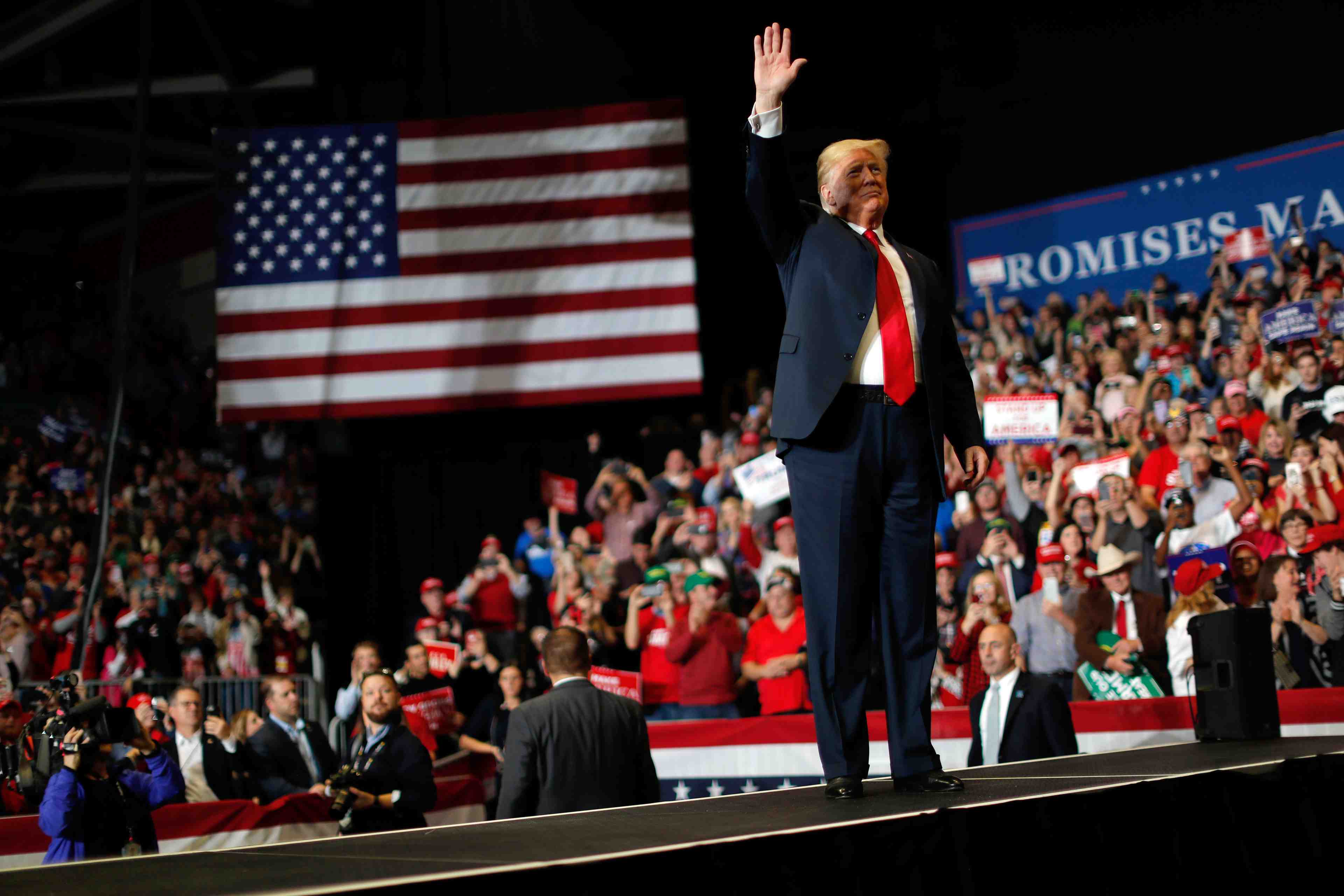 Midterms: au-dela de trump, ses partisans defendent un modele de societe
