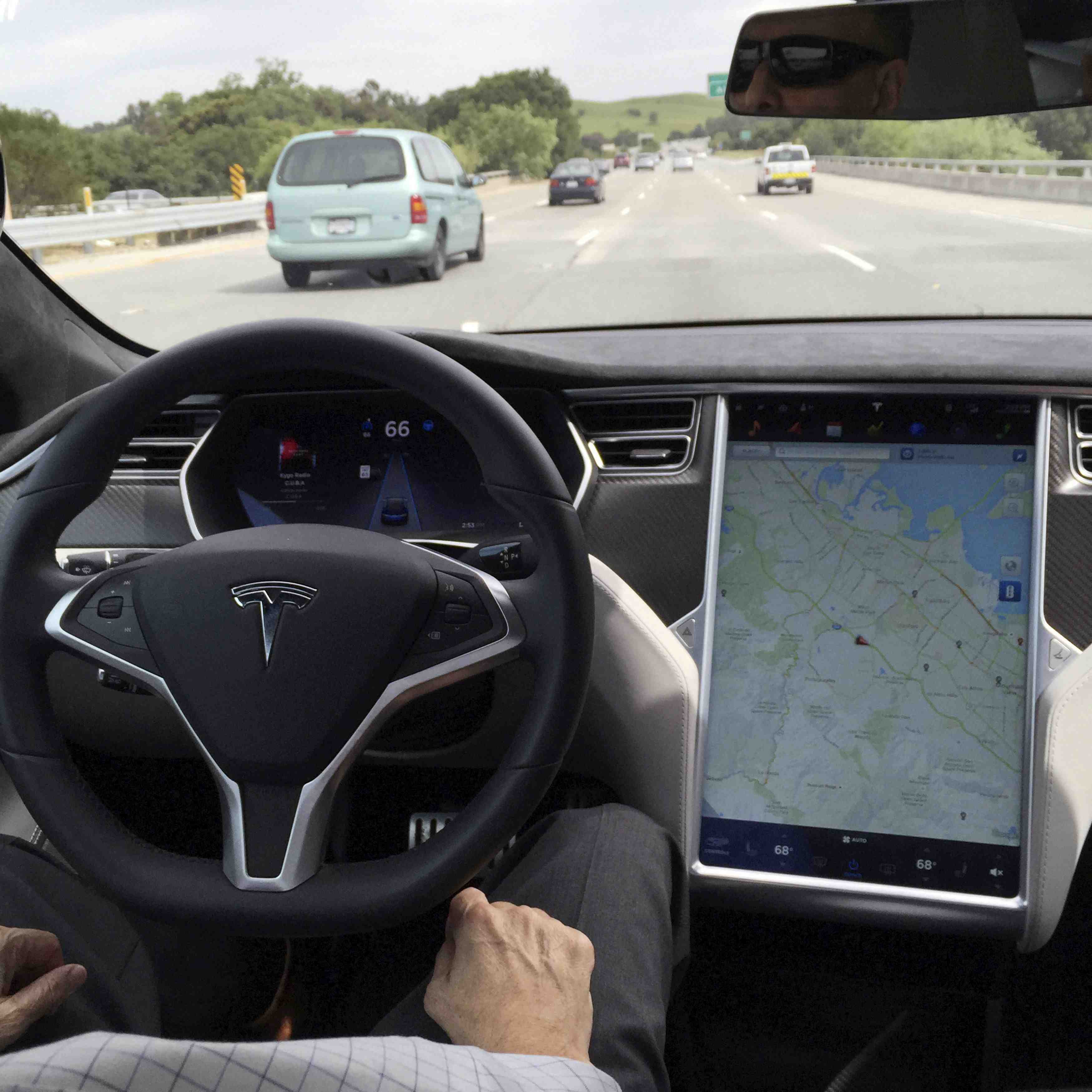 Tesla: elon musk parie sur les humanoides et les robotaxis en 2022-23