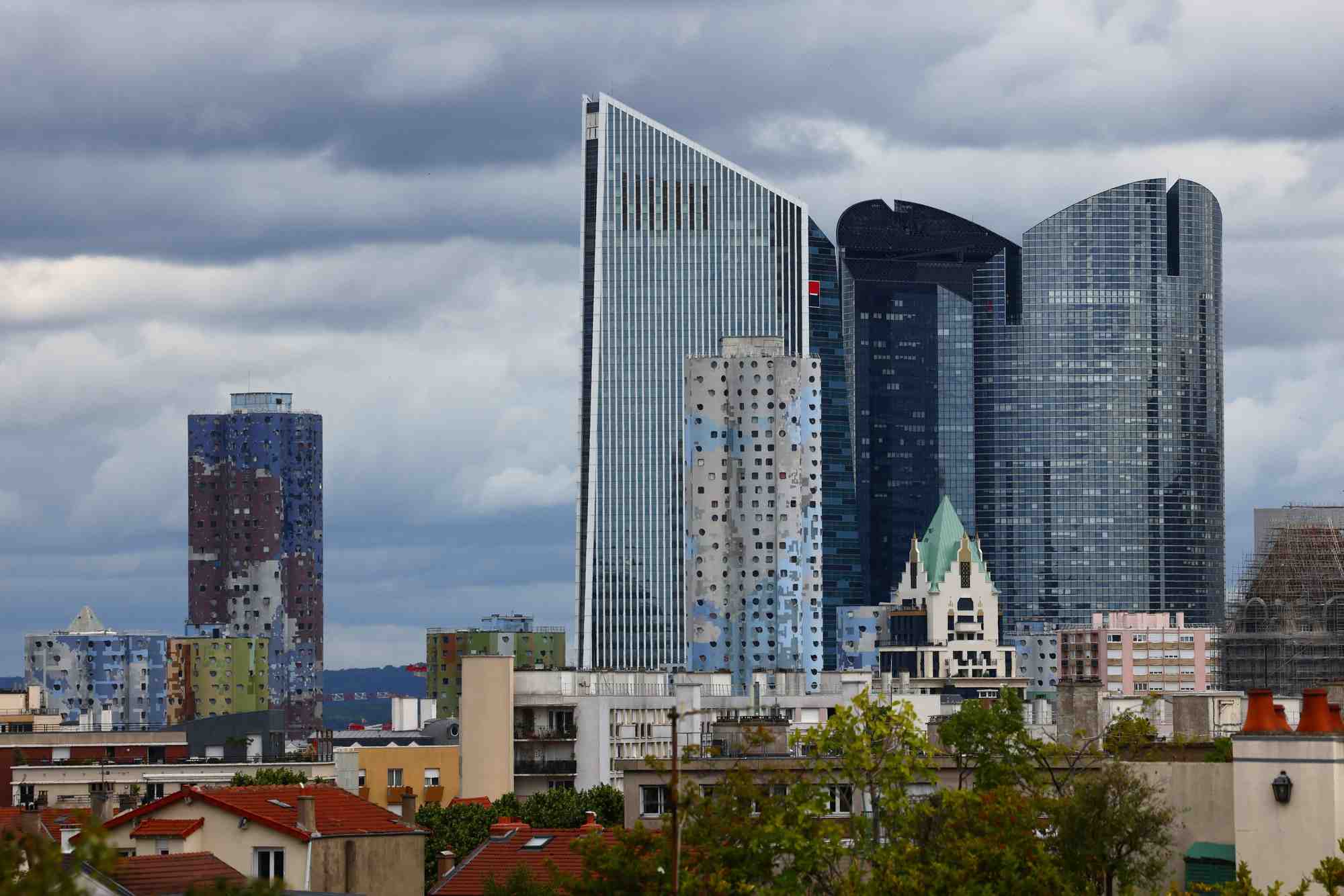 Une vue generale montre les tours aillaud, les tours du quartier pablo picasso, a nanterre