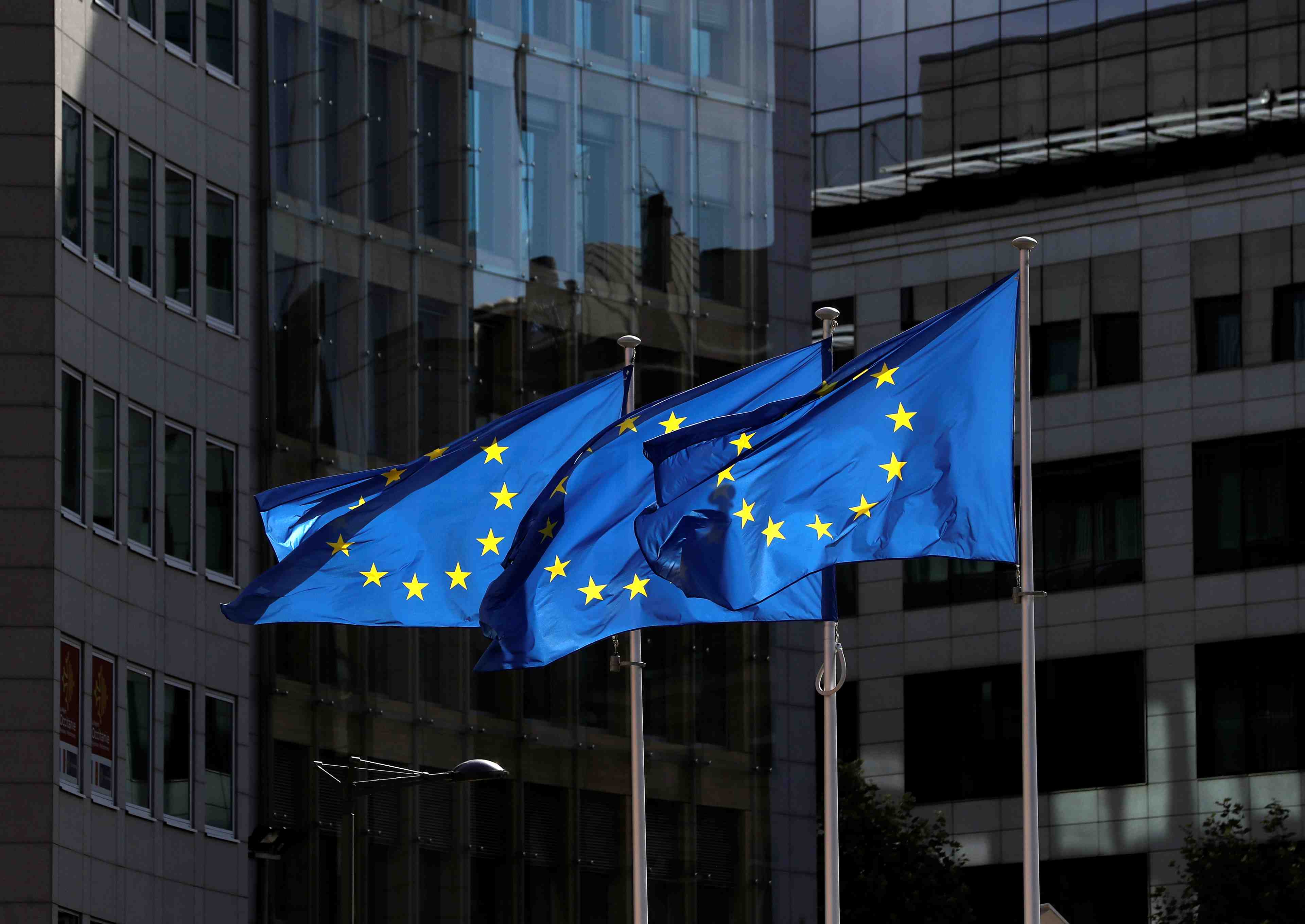 L'ue pourrait avancer sur le budget malgre varsovie et budapest en dernier recours, dit paris
