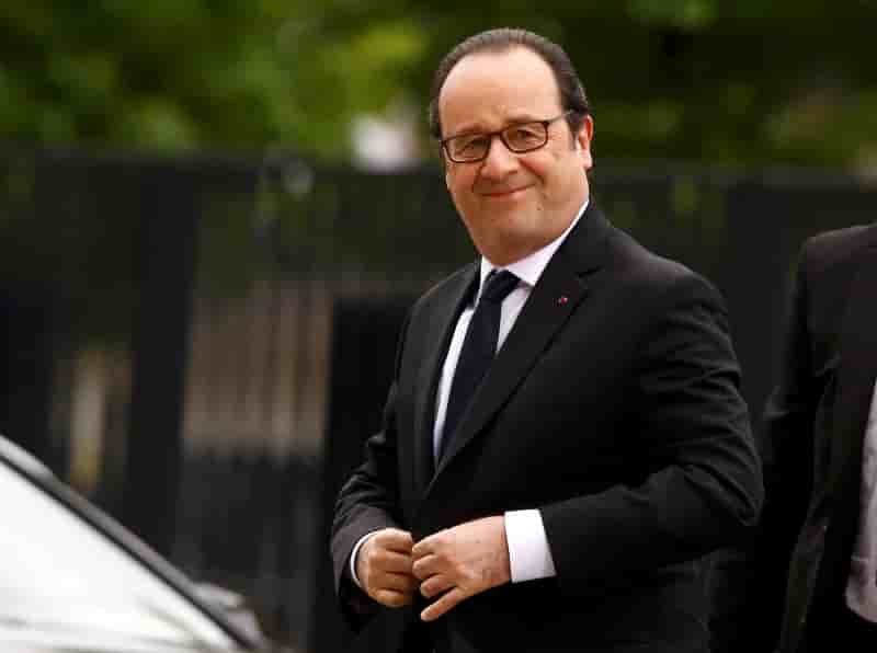 "fermete" et "dialogue" avec la russie prone hollande