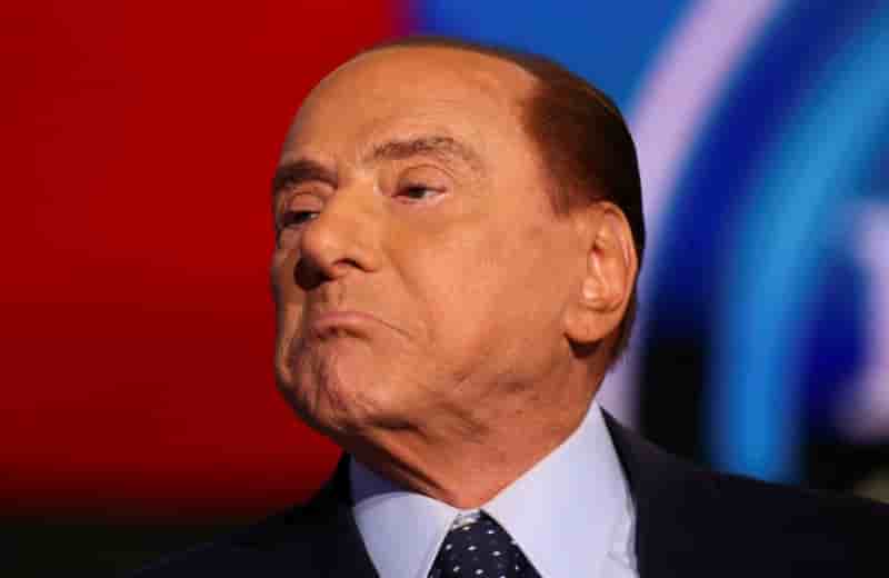 Feu vert de berlusconi a une alliance m5s/ligue