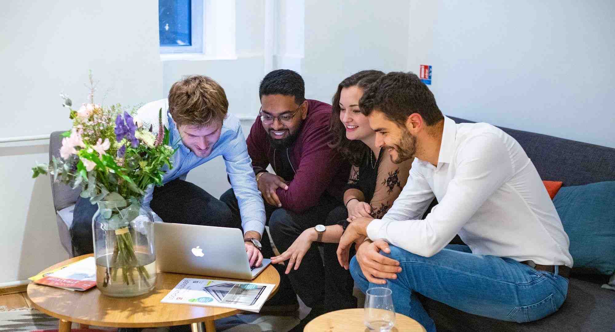 La construction d'un écosystème français - comme européen - solide et pérenne ayant une présence internationale est un enjeu majeur à l'heure où l'on se félicite des levées de fonds successives des superstars de la French Tech, alors que les deux plus grands réseaux d'accélérateurs faisant référence en Europe sont justement ... américains !