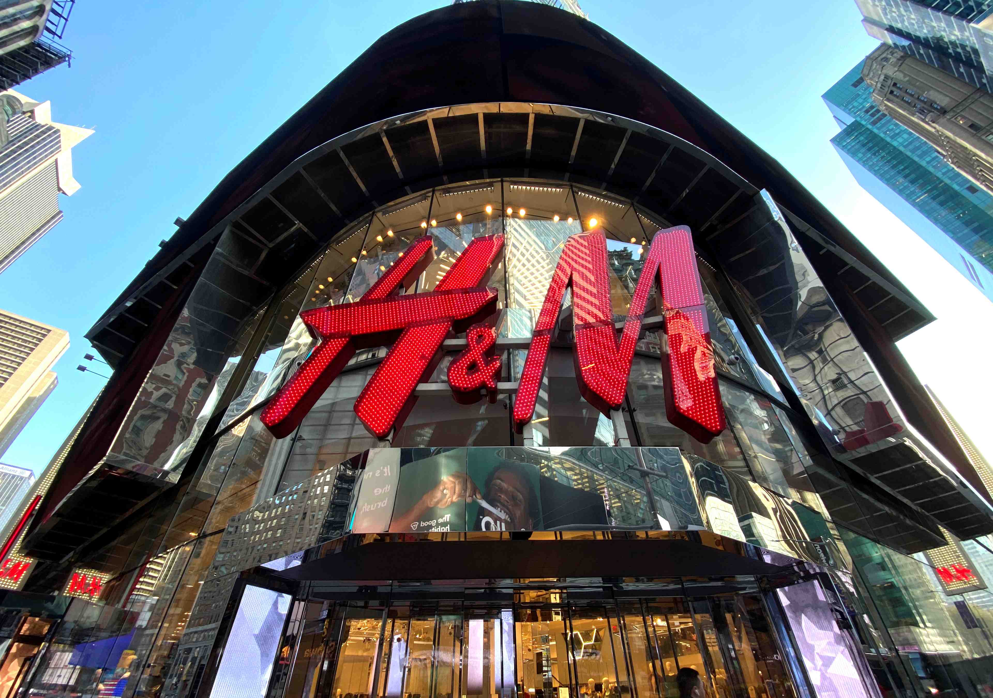 H&m accuse une perte un peu plus importante que prevu au t2