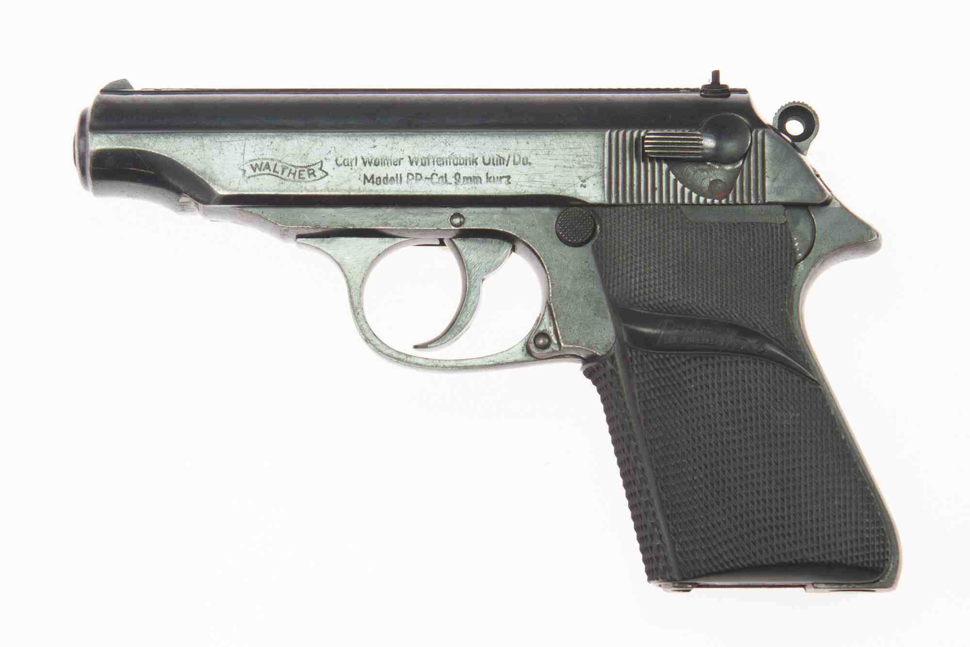 Le pistolet de sean connery dans le premier james bond vendu 256.000 dollars