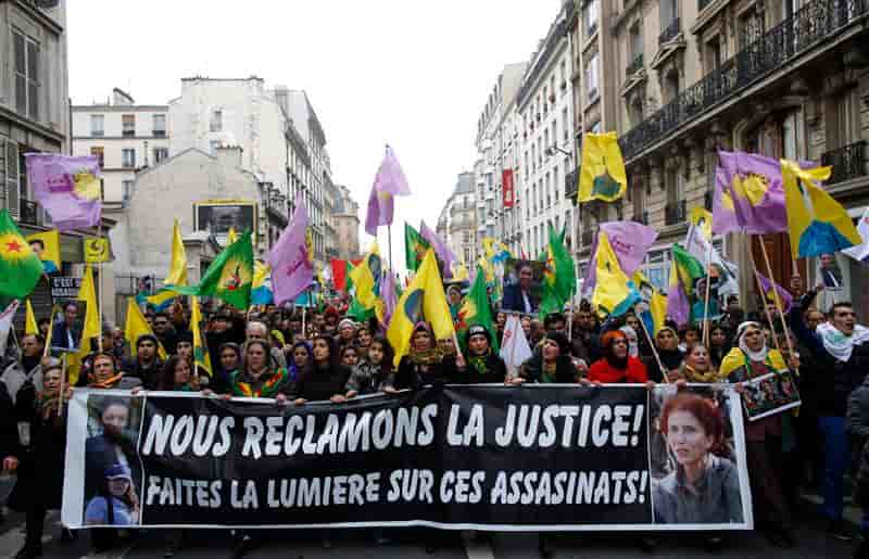 Des milliers de Kurdes à Paris un an après un triple meurtre