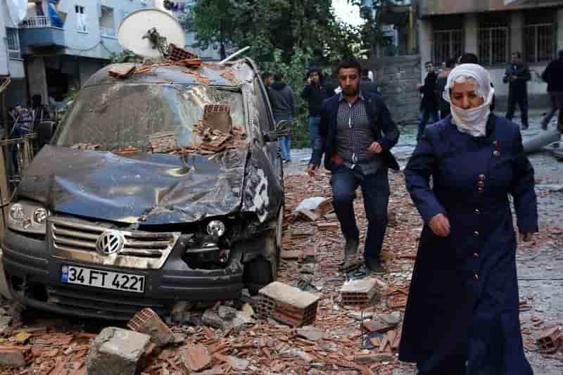 Attentat a la voiture piegee en turquie
