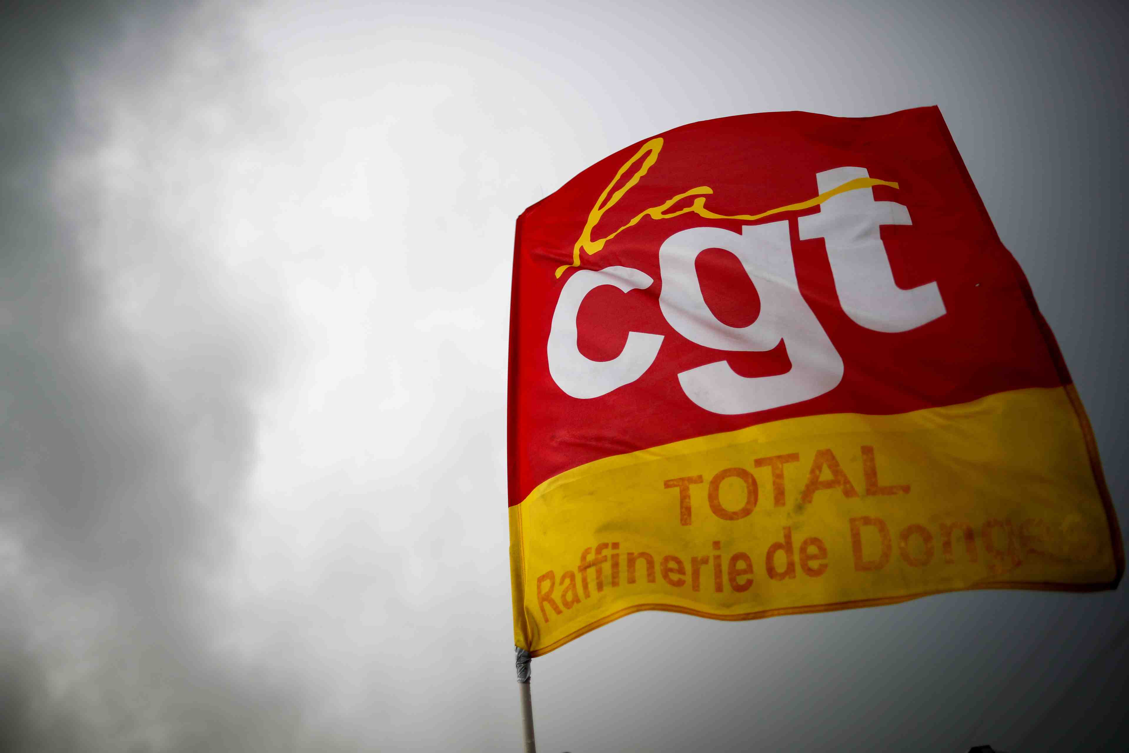 France: une greve perturbe le fonctionnement des raffineries de total