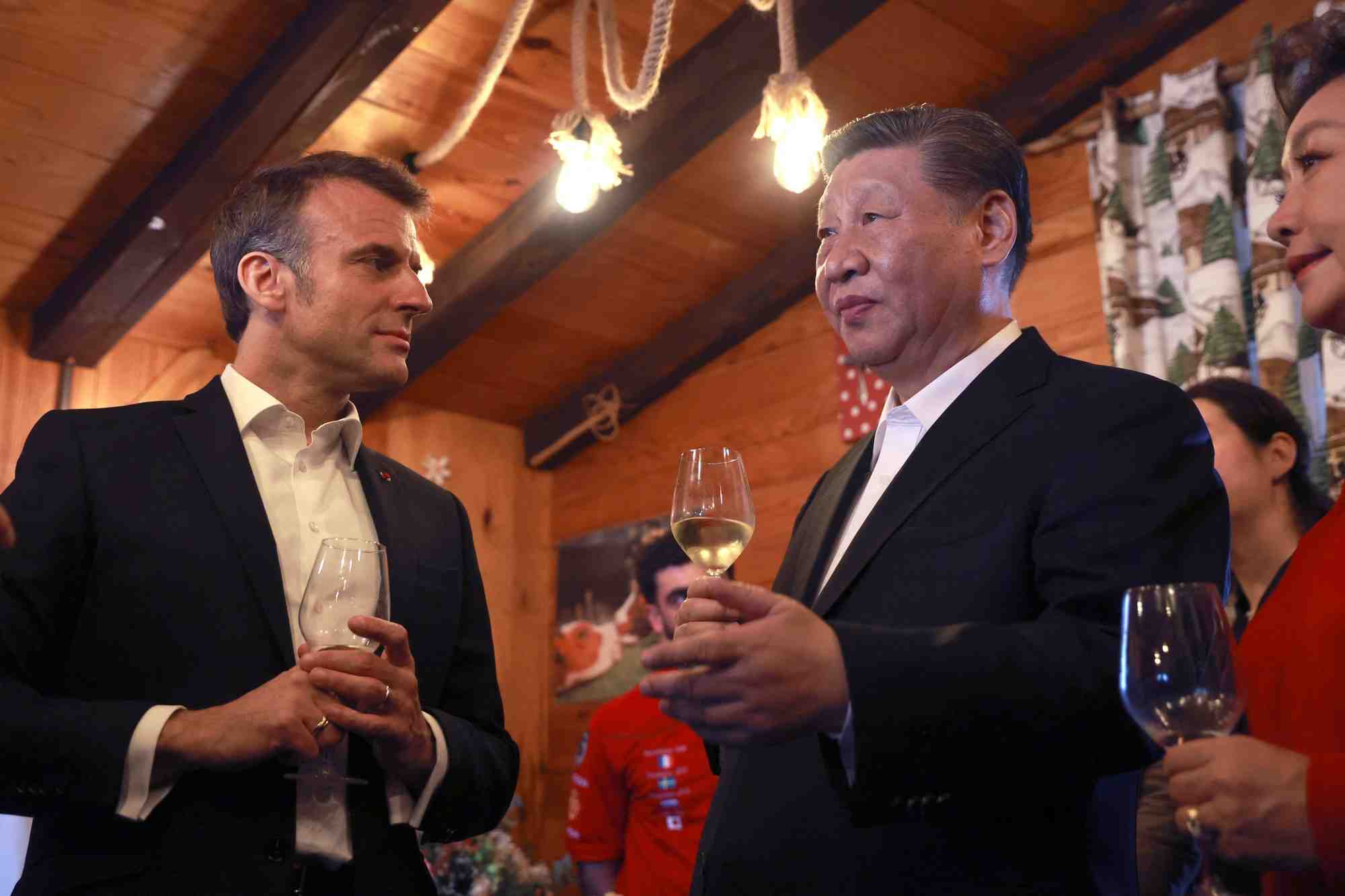 Le président de la République Emmanuel Macron et son homologue Xi Jinping. (Photo d'illustration).