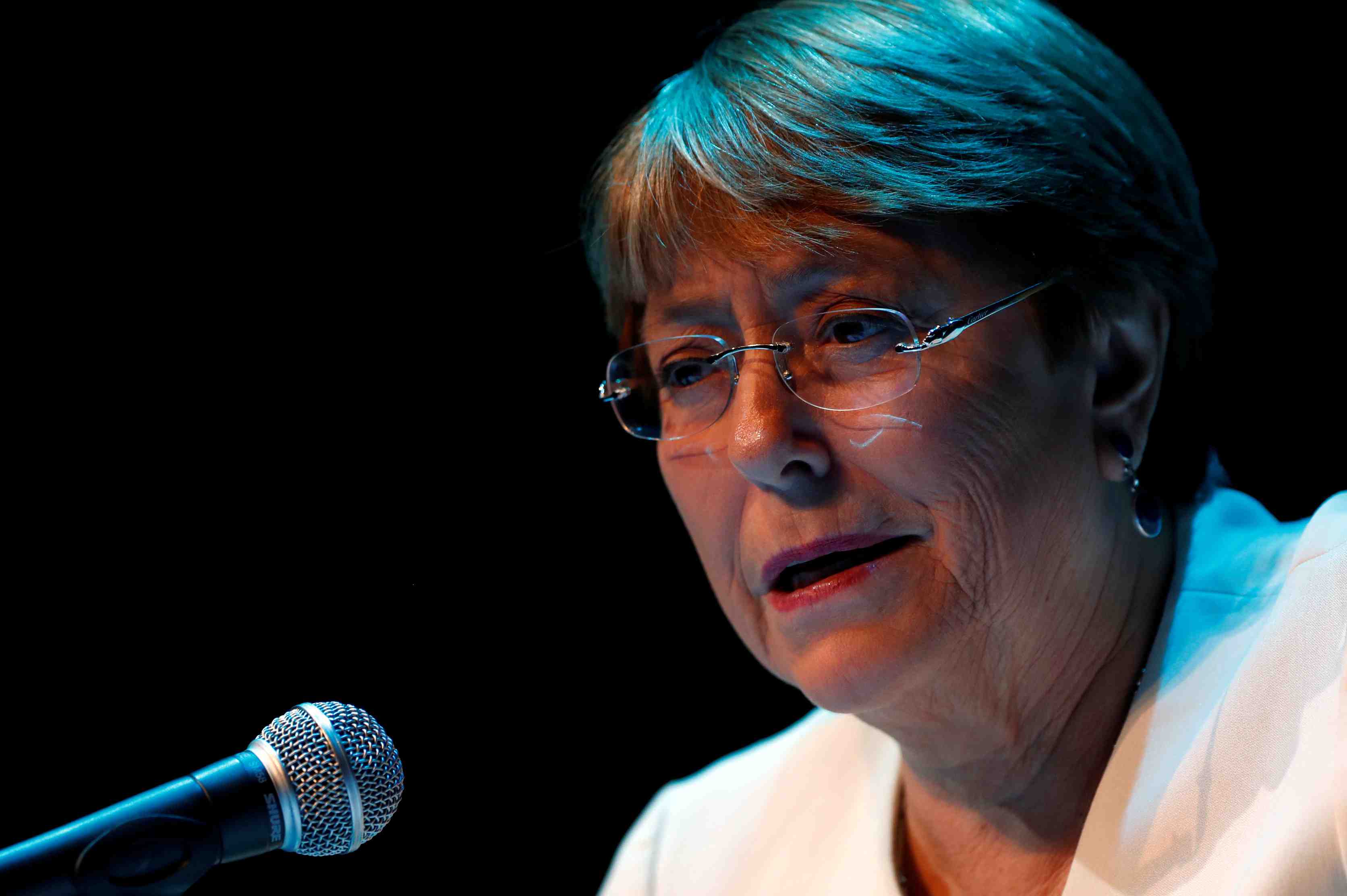 Bachelet "revoltee" par le traitement des migrants aux usa